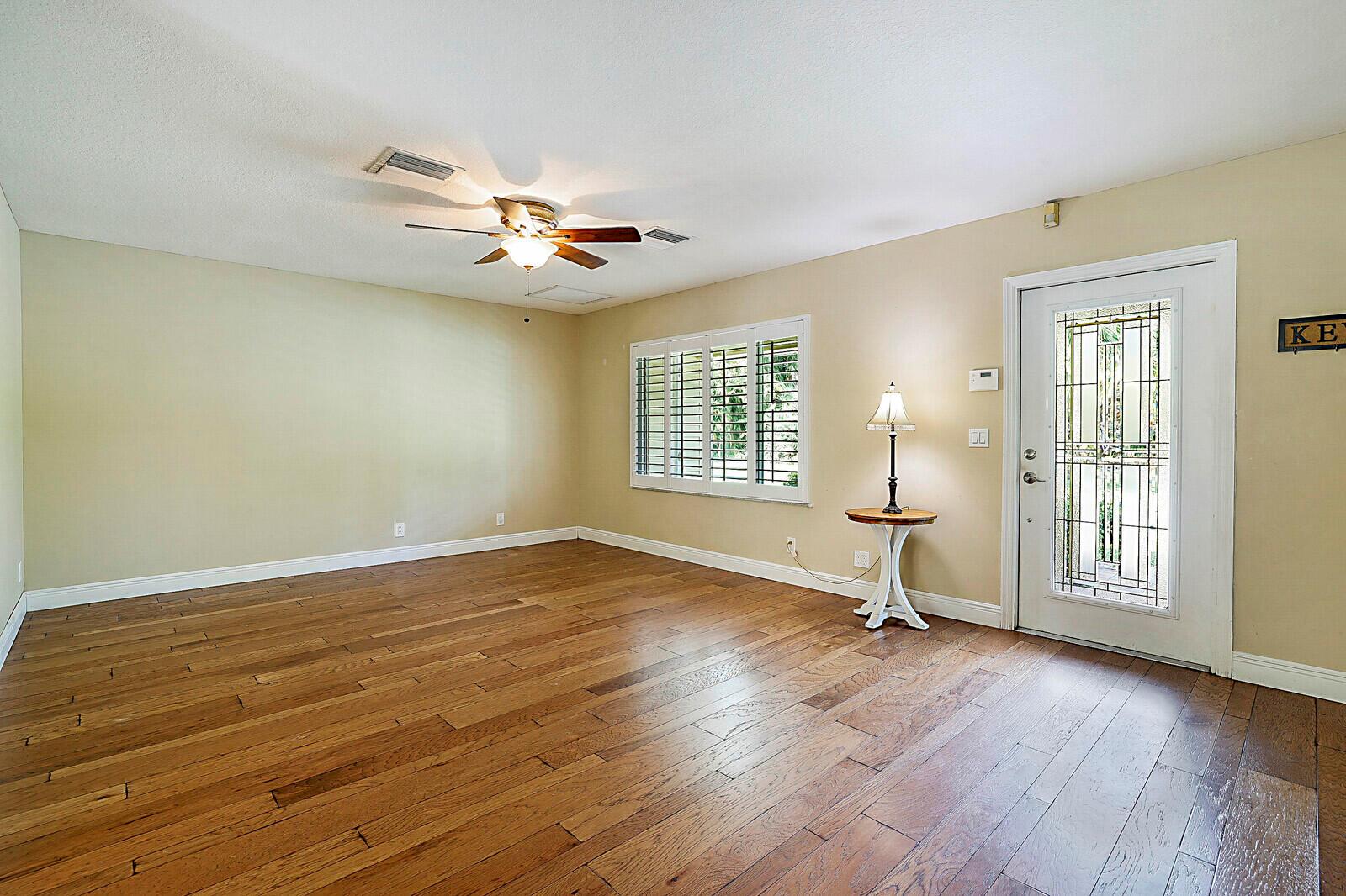 LOXAHATCHEE GROVES IN - Residential Lease