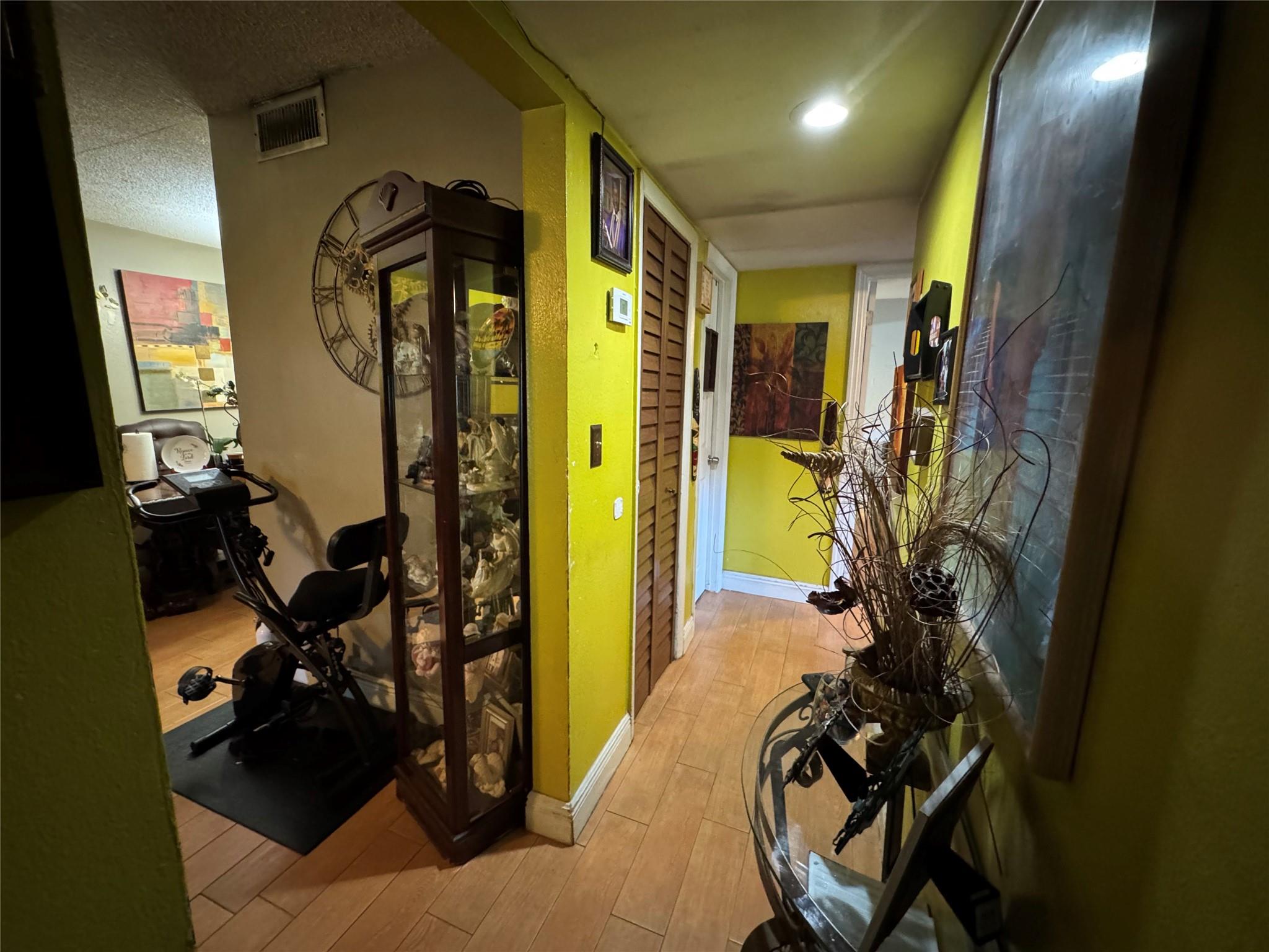 LAKESIDE CONDO - Residential