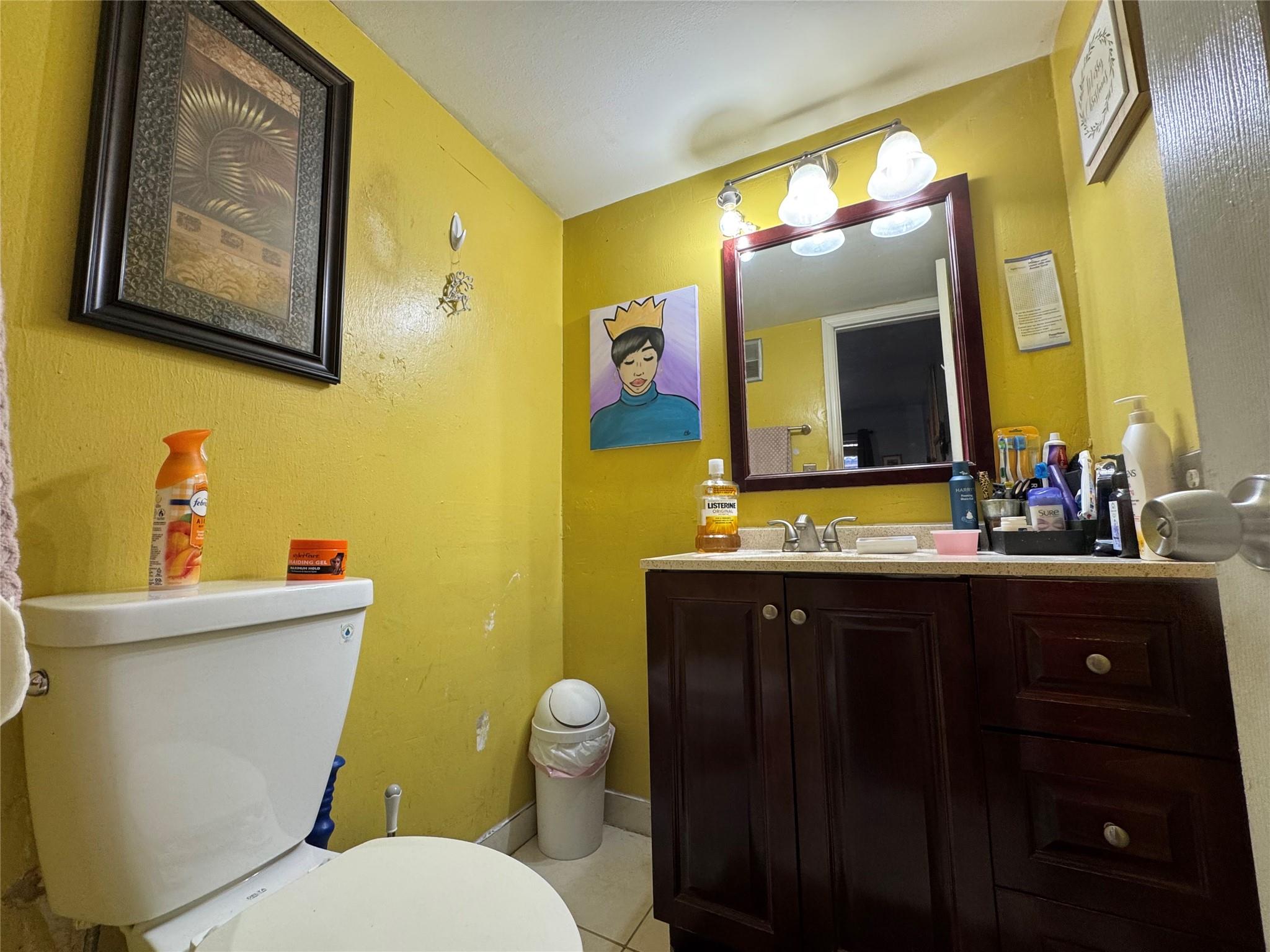 LAKESIDE CONDO - Residential