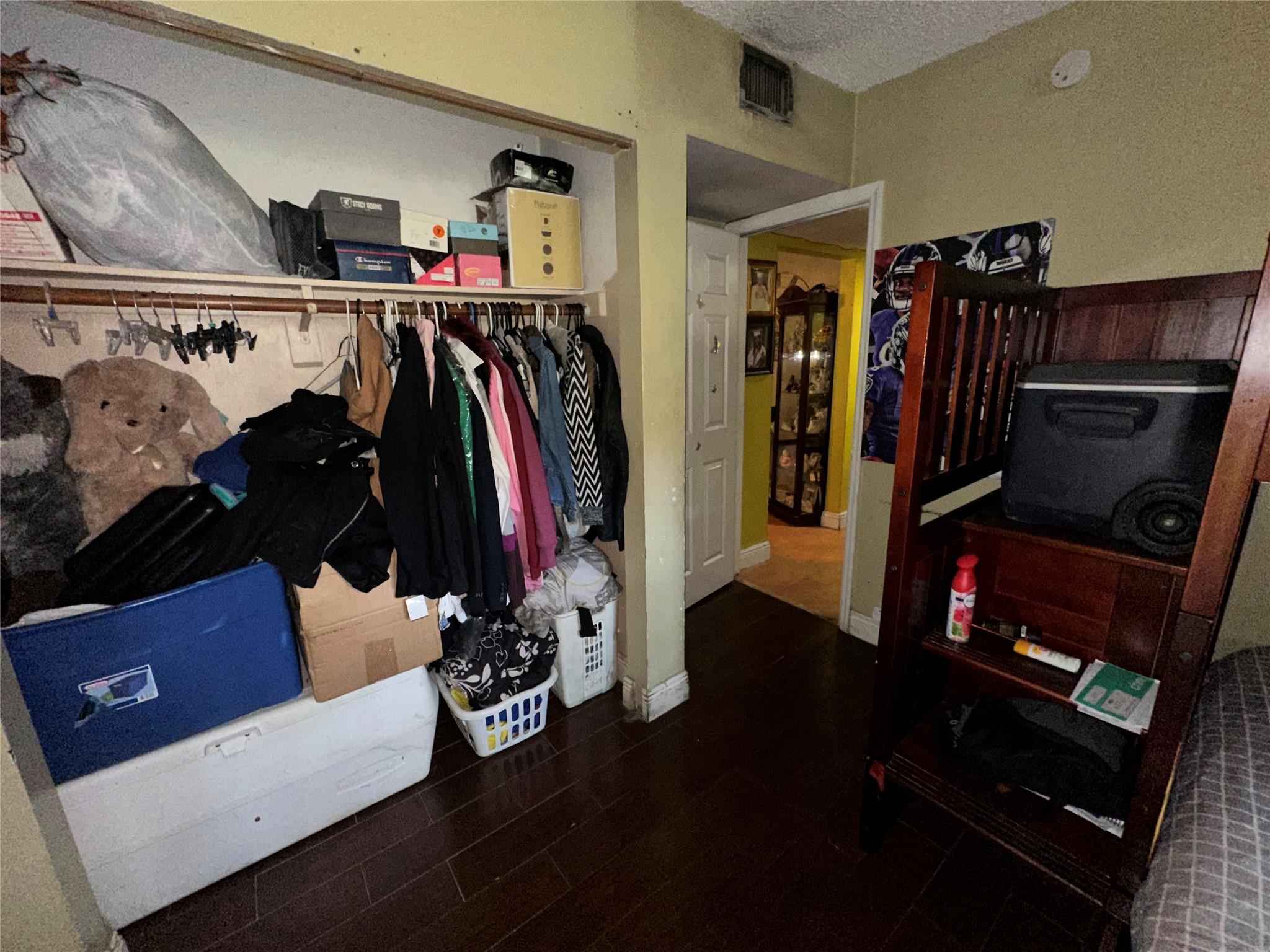 LAKESIDE CONDO - Residential