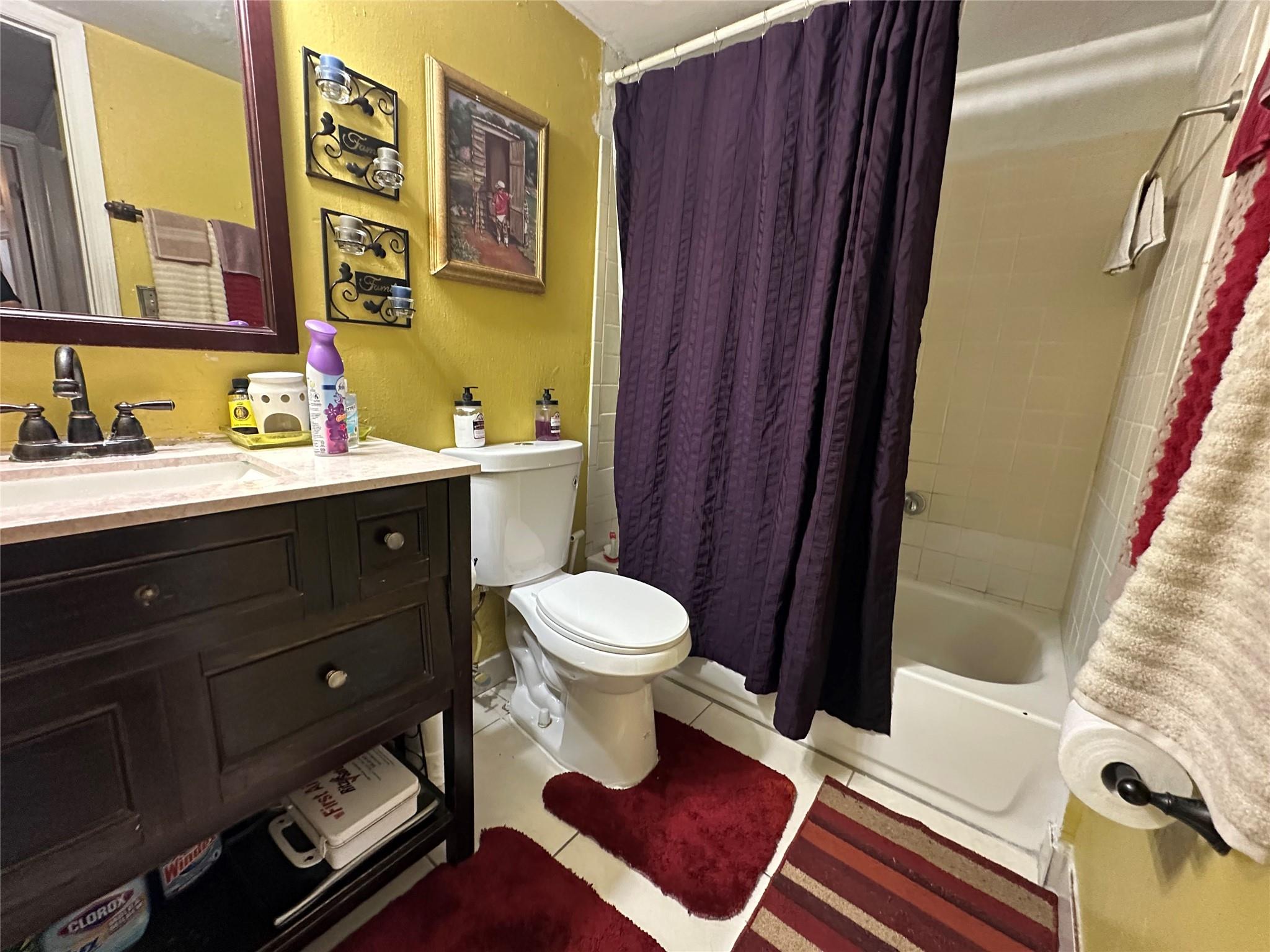 LAKESIDE CONDO - Residential