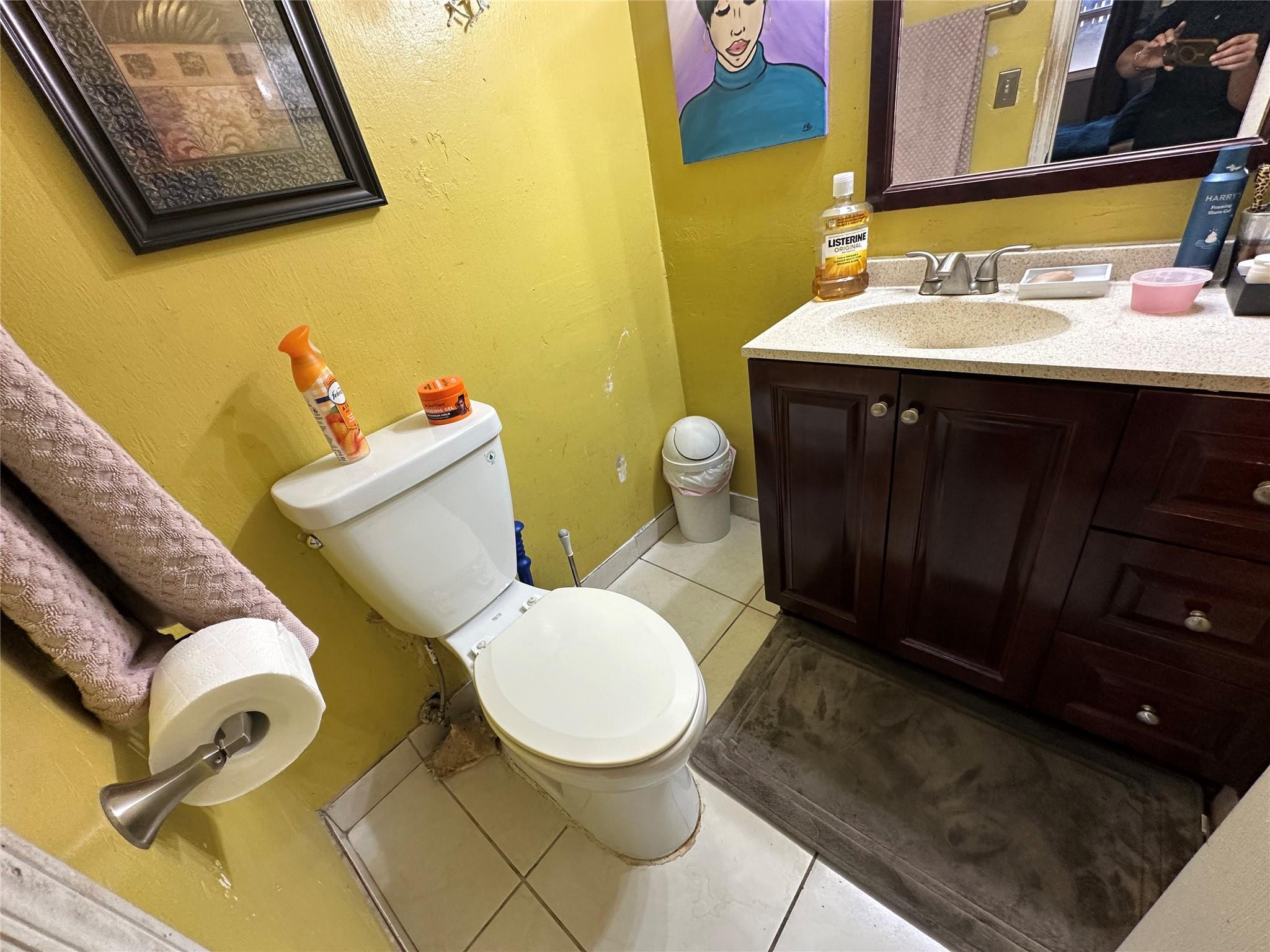 LAKESIDE CONDO - Residential