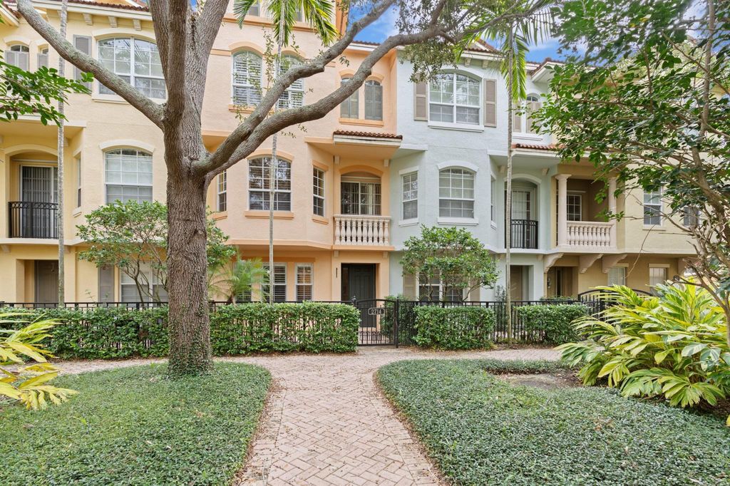 Photo of 2714 Ravella Way, Palm Beach Gardens, FL 33410 (MLS # R10935346)