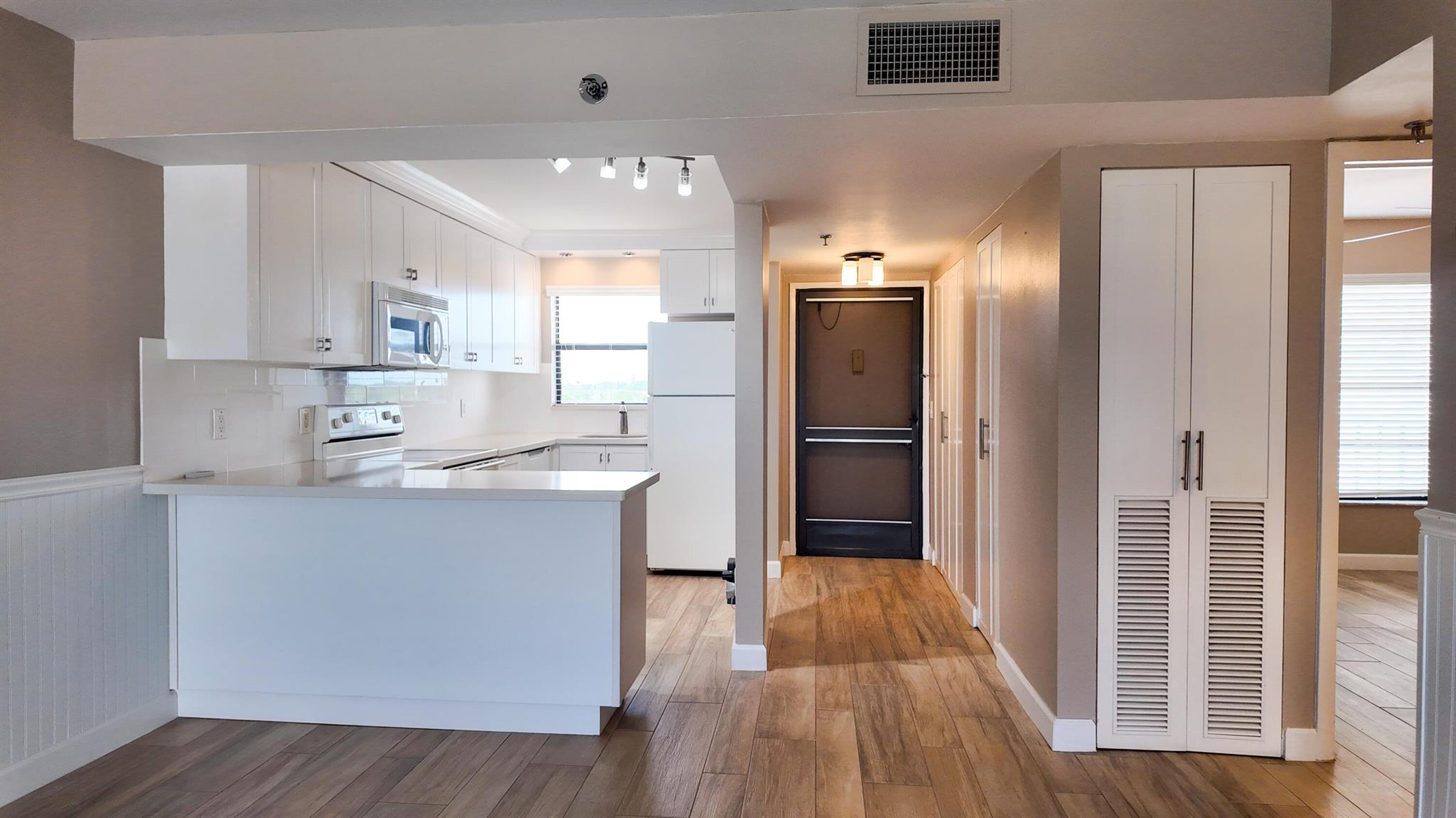 SUNRISE OF PALM BEACH CON - Residential Lease