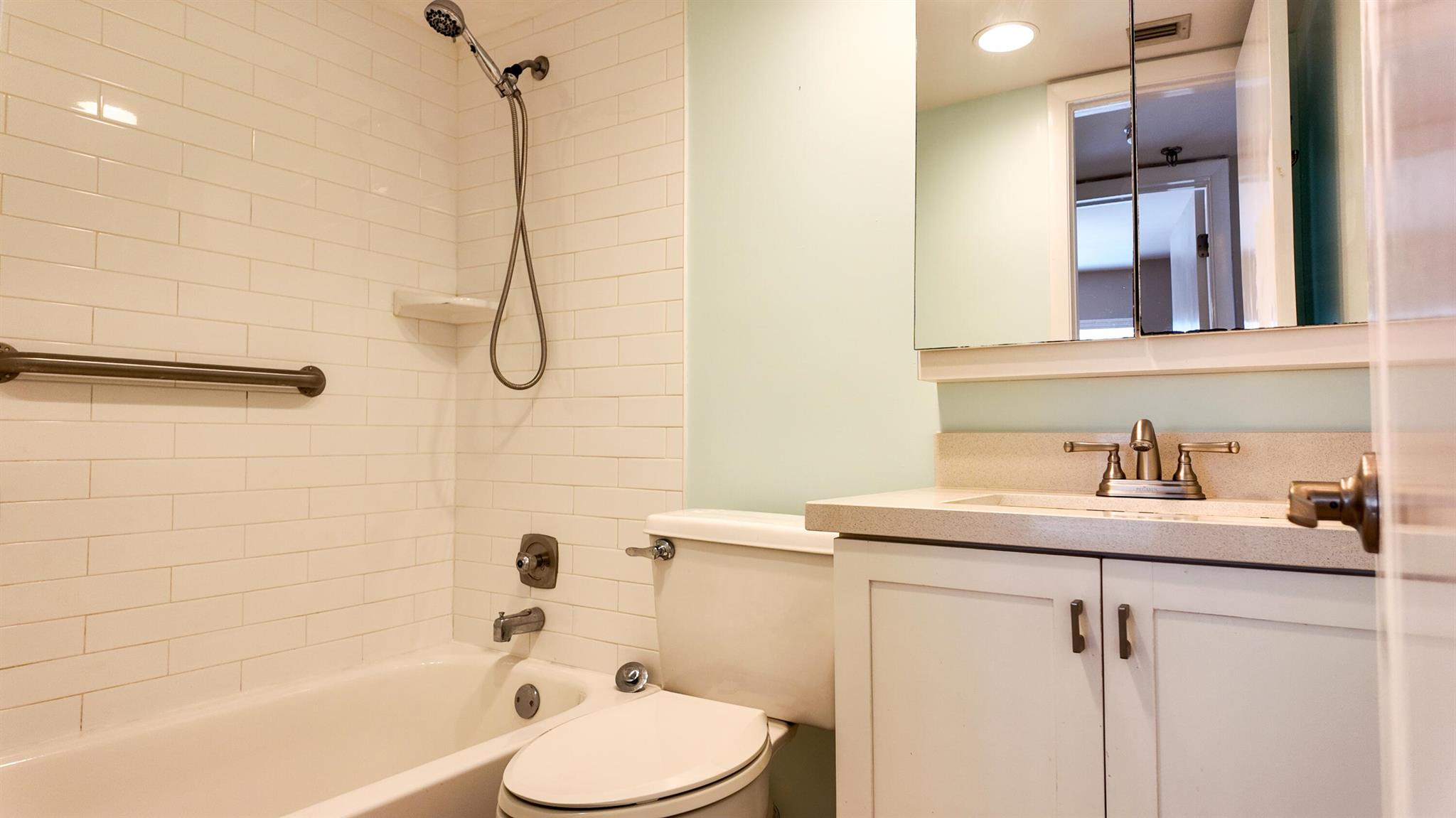 SUNRISE OF PALM BEACH CON - Residential Lease