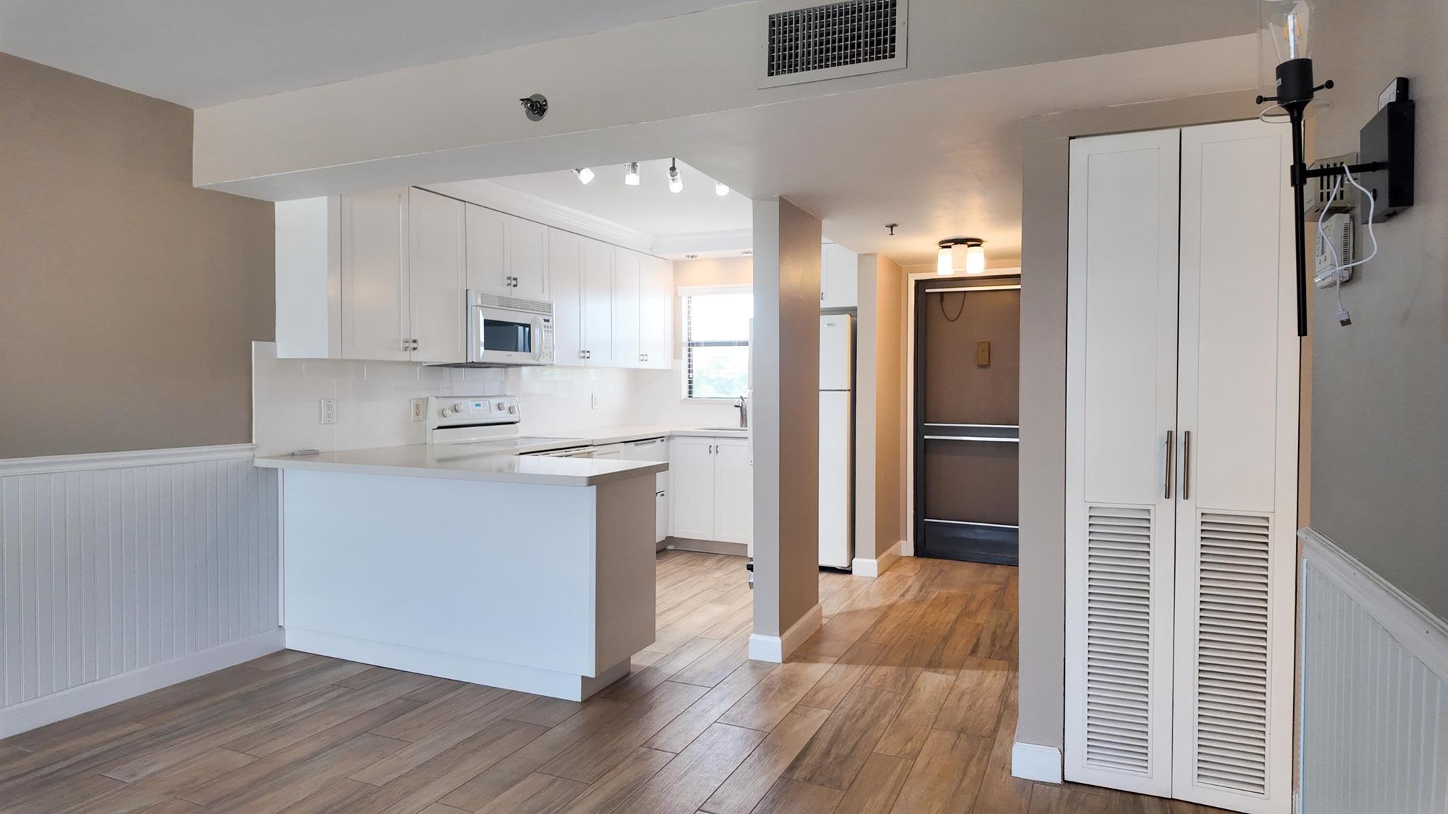 SUNRISE OF PALM BEACH CON - Residential Lease