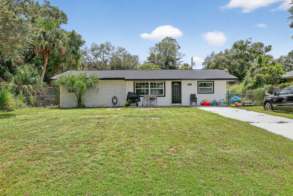 Photo of 7905 Penny Lane, Fort Pierce, FL 34951 (MLS # R11121572)