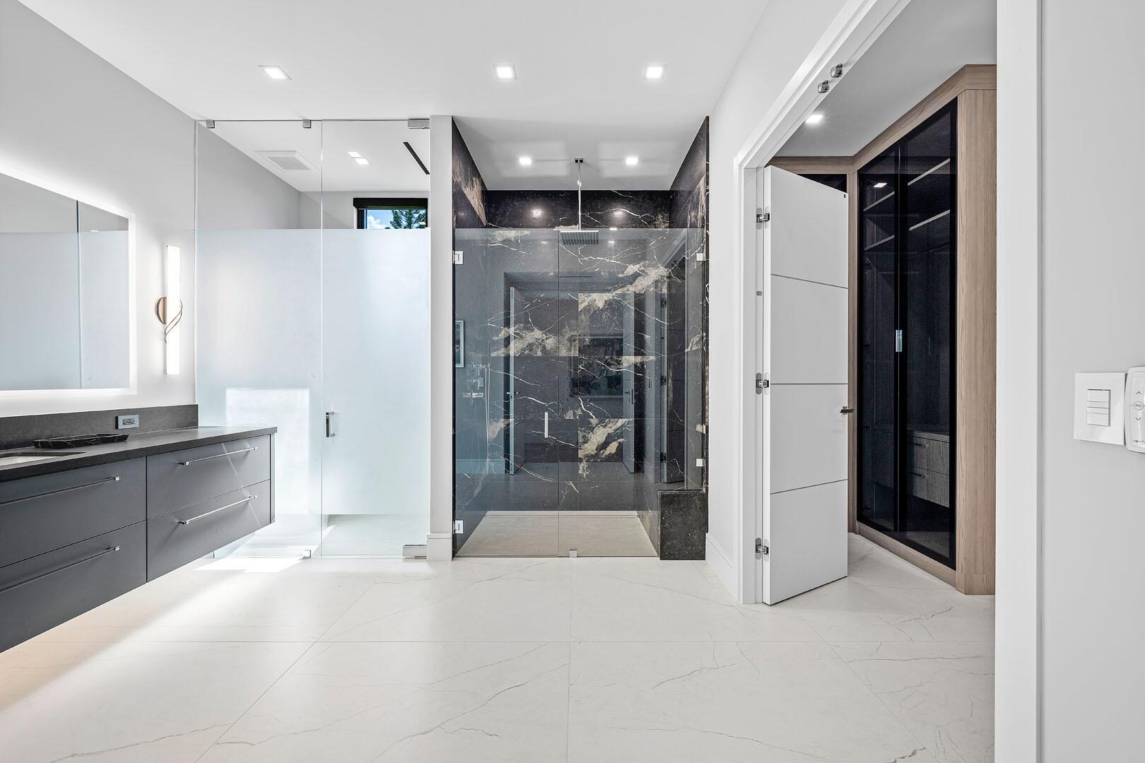 ROYAL PALM YACHT & COUNTR - Residential