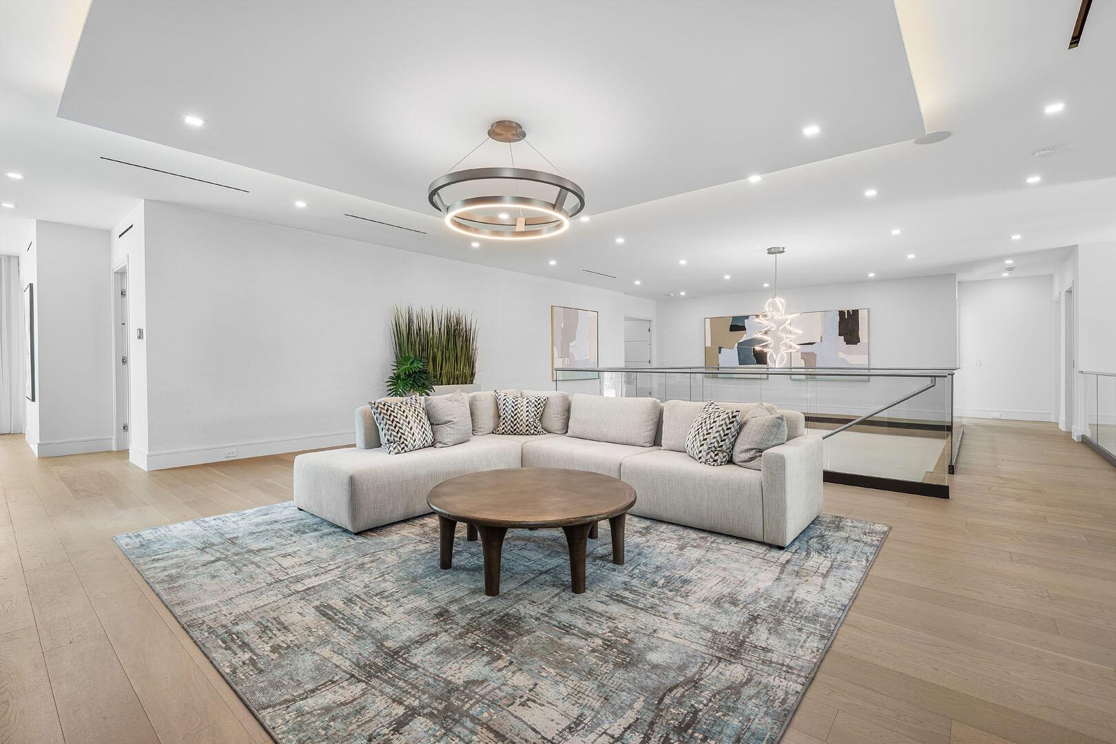 ROYAL PALM YACHT & COUNTR - Residential