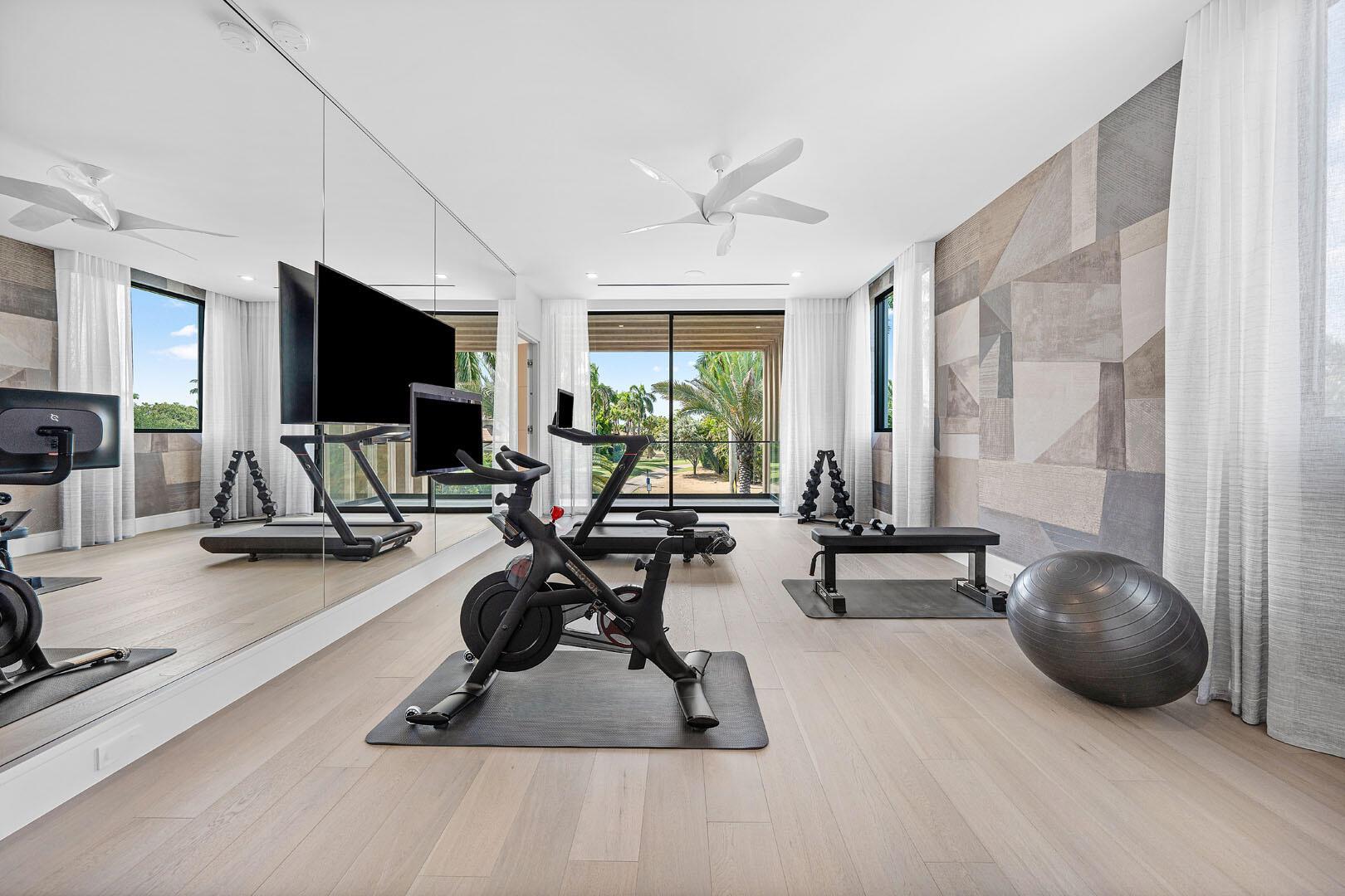 ROYAL PALM YACHT & COUNTR - Residential
