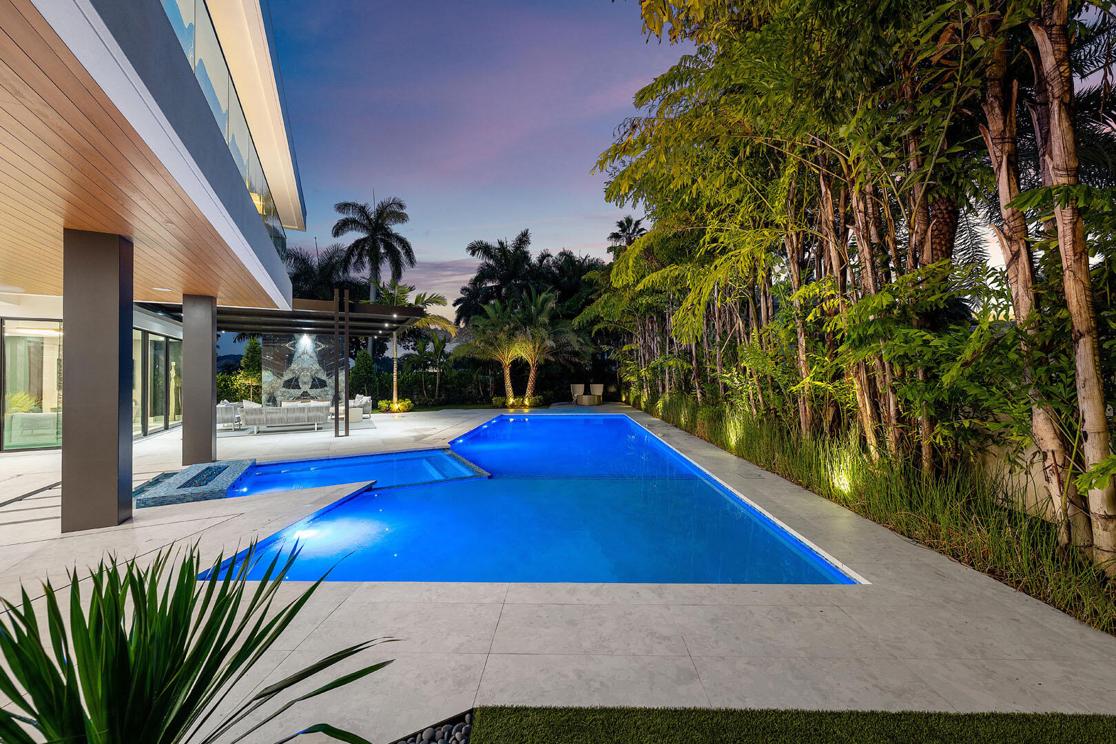 ROYAL PALM YACHT & COUNTRY CLUB - Residential