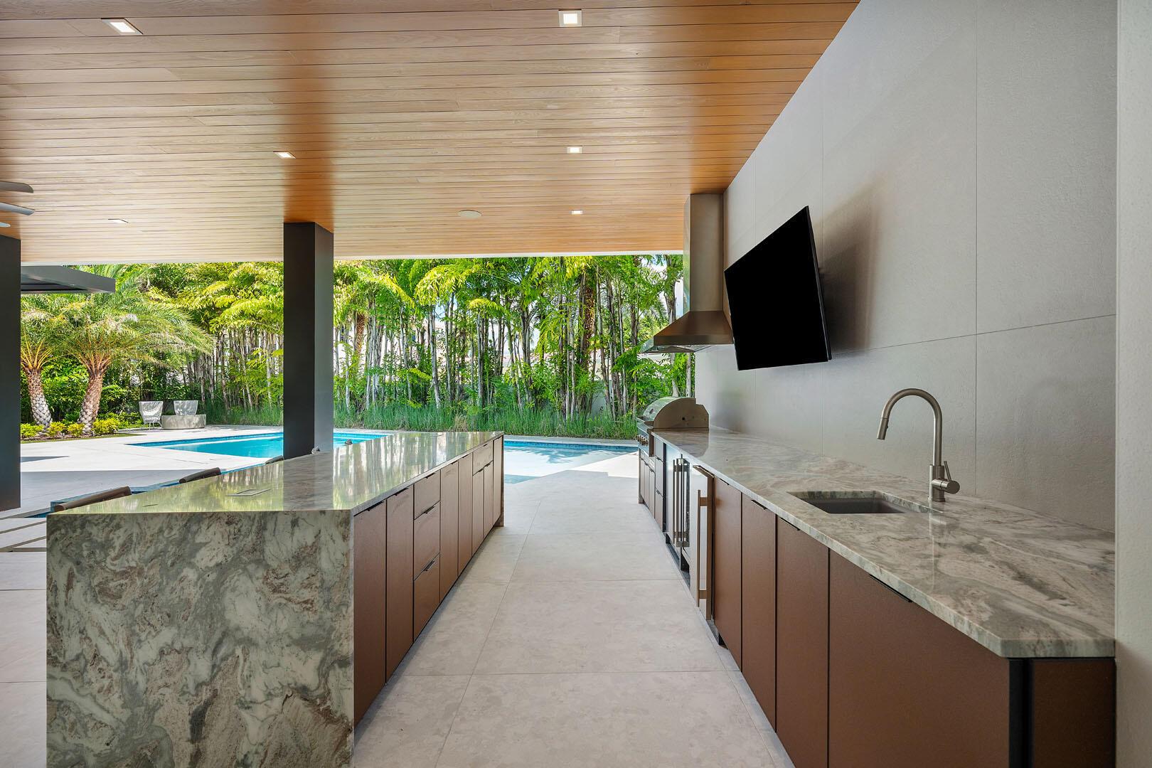 ROYAL PALM YACHT & COUNTR - Residential