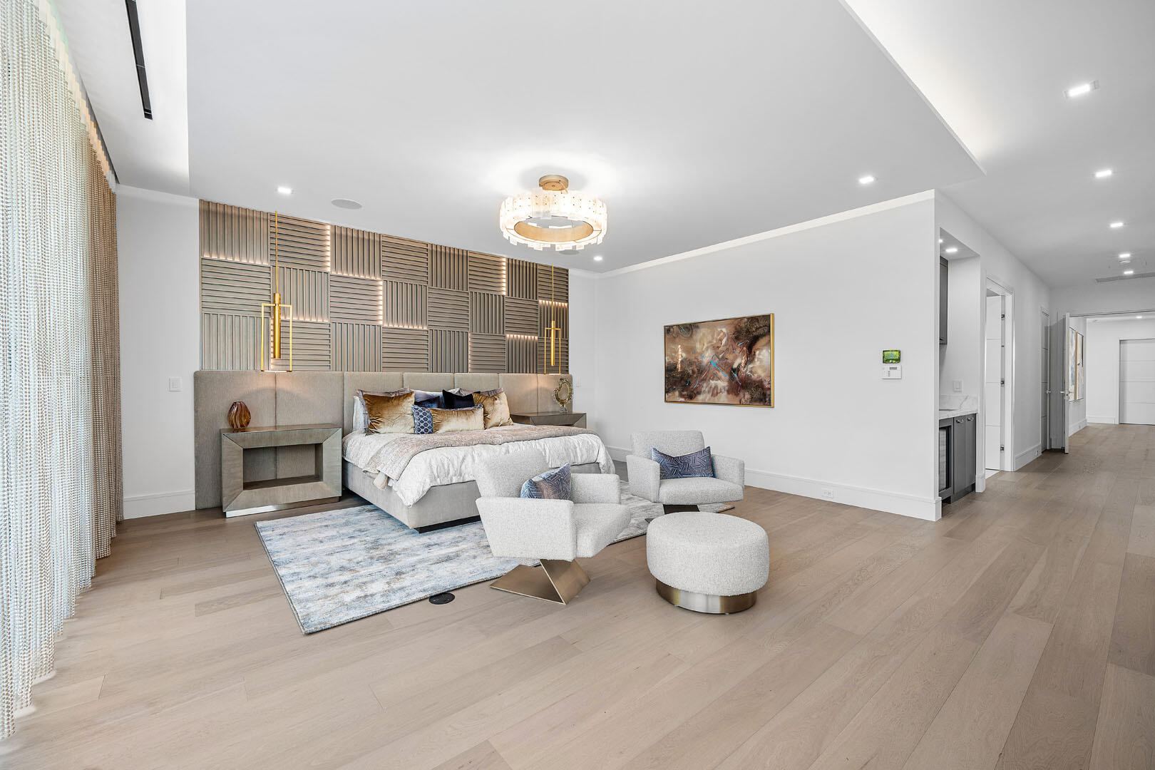 ROYAL PALM YACHT & COUNTRY CLUB - Residential