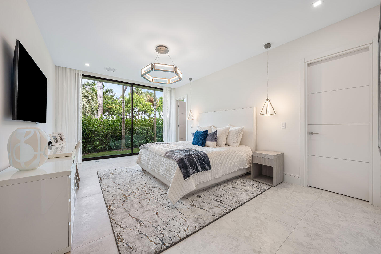 ROYAL PALM YACHT & COUNTRY CLUB - Residential