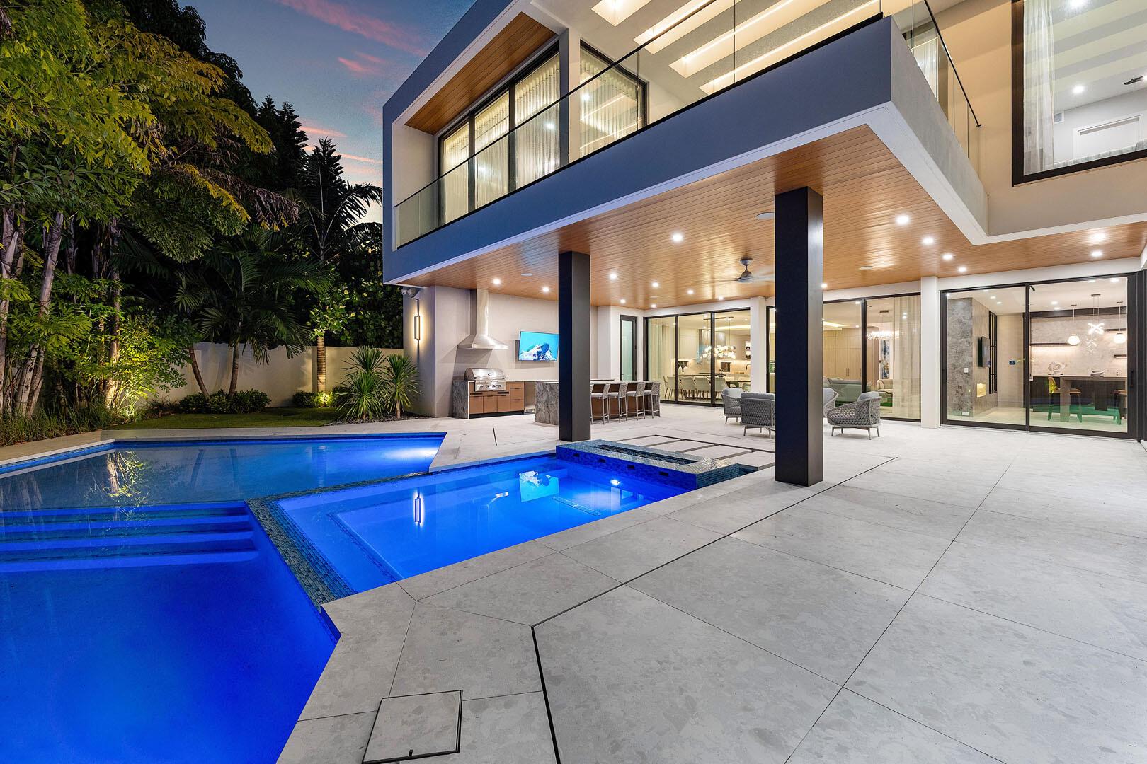 ROYAL PALM YACHT & COUNTR - Residential