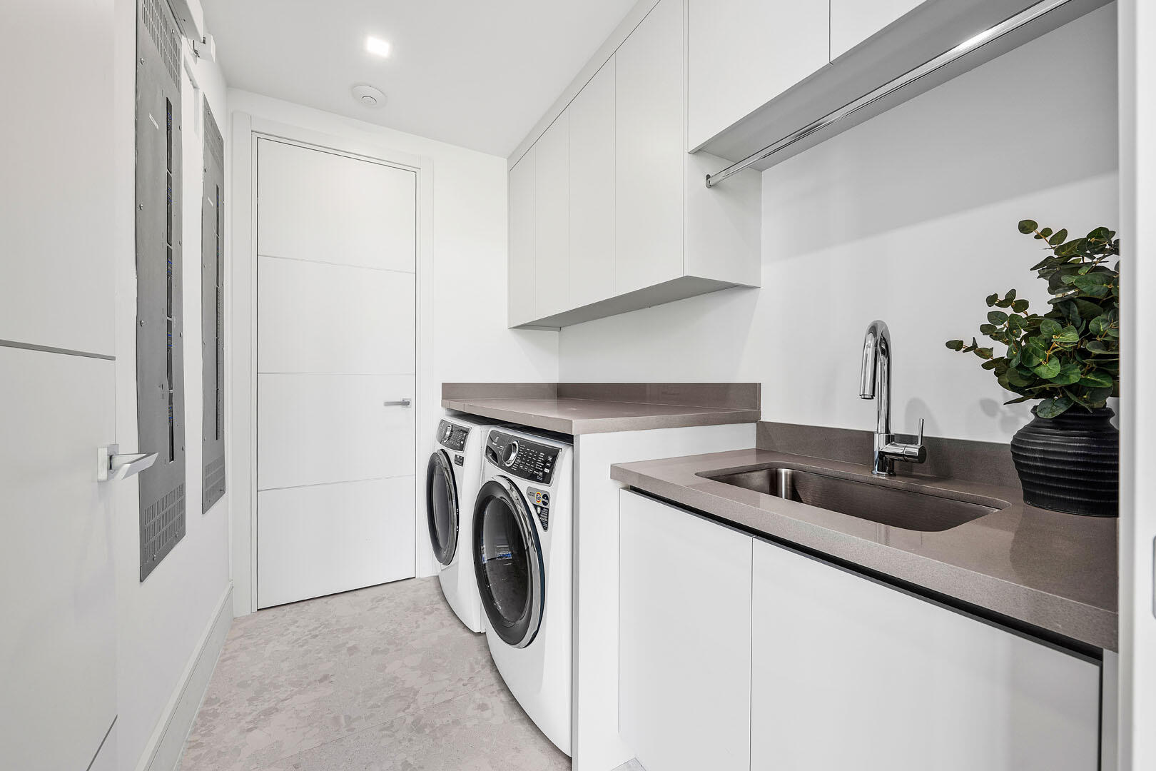 ROYAL PALM YACHT & COUNTRY CLUB - Residential