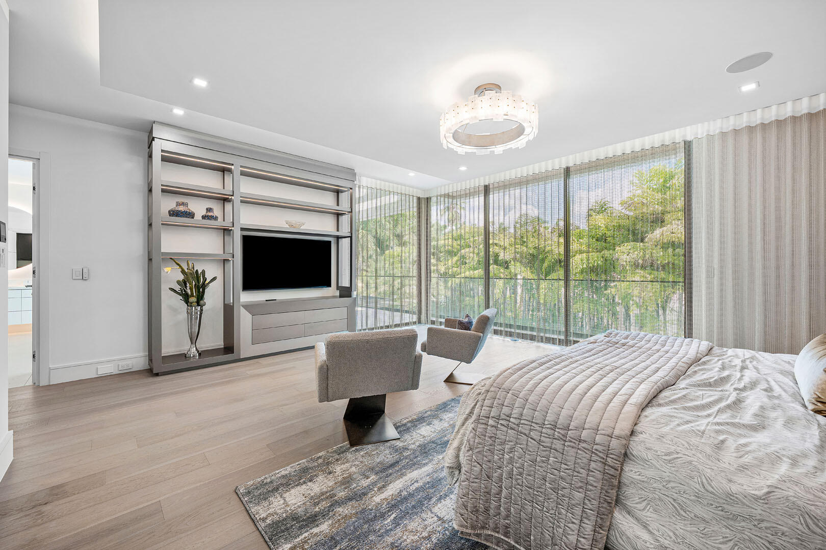 ROYAL PALM YACHT & COUNTRY CLUB - Residential