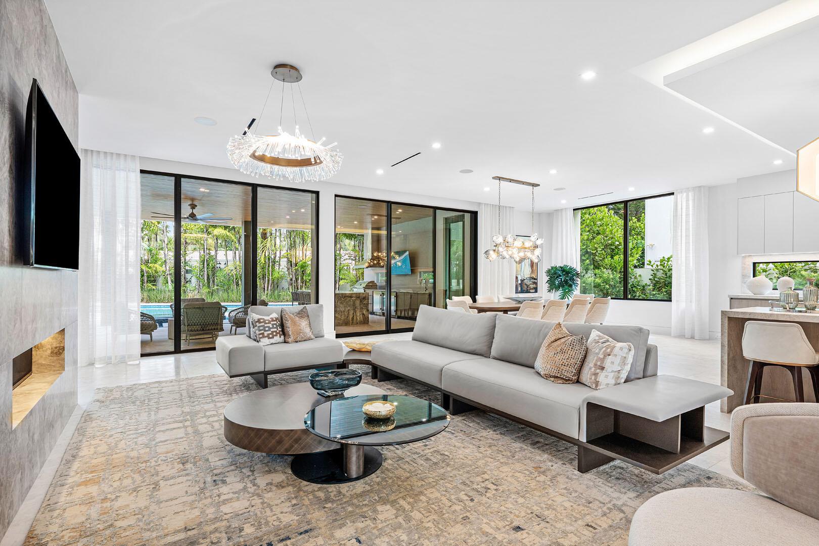ROYAL PALM YACHT & COUNTR - Residential