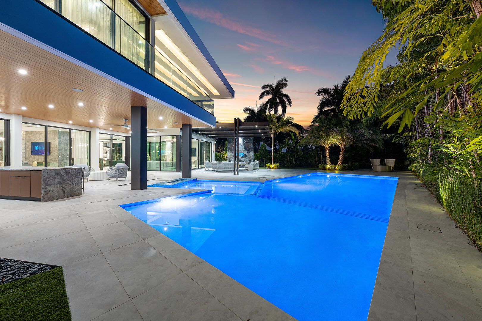 ROYAL PALM YACHT & COUNTRY CLUB - Residential