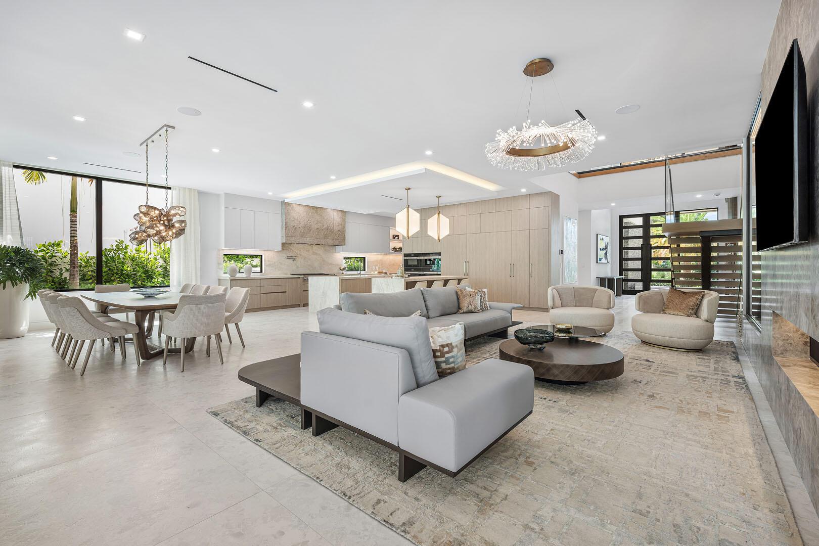 ROYAL PALM YACHT & COUNTR - Residential