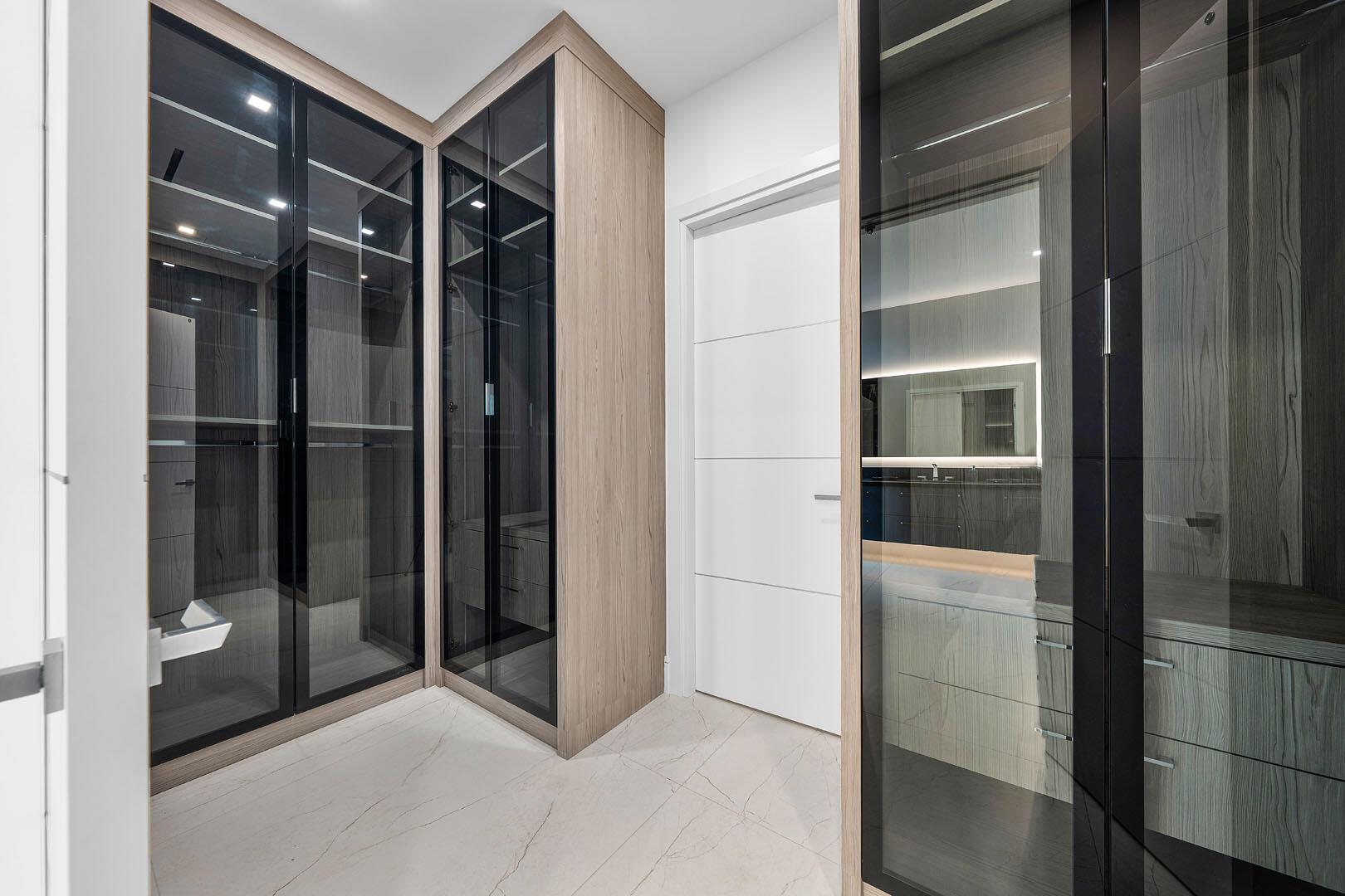 ROYAL PALM YACHT & COUNTR - Residential