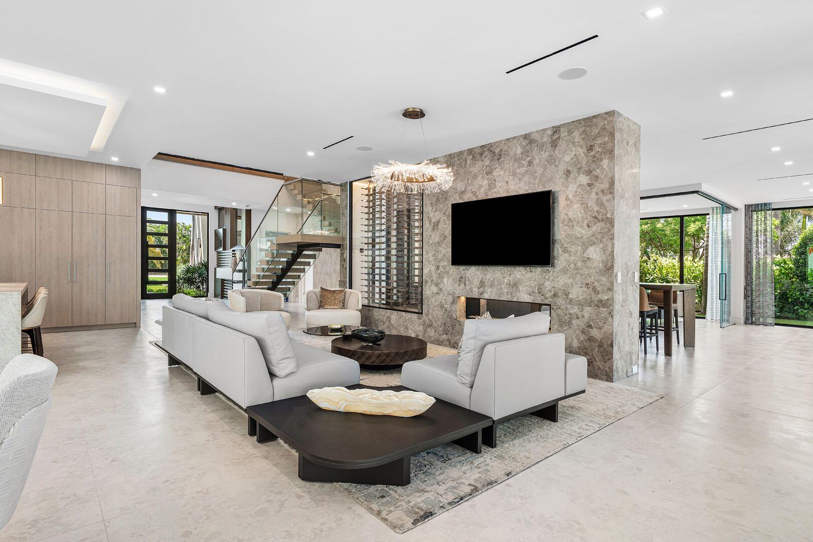 ROYAL PALM YACHT & COUNTR - Residential
