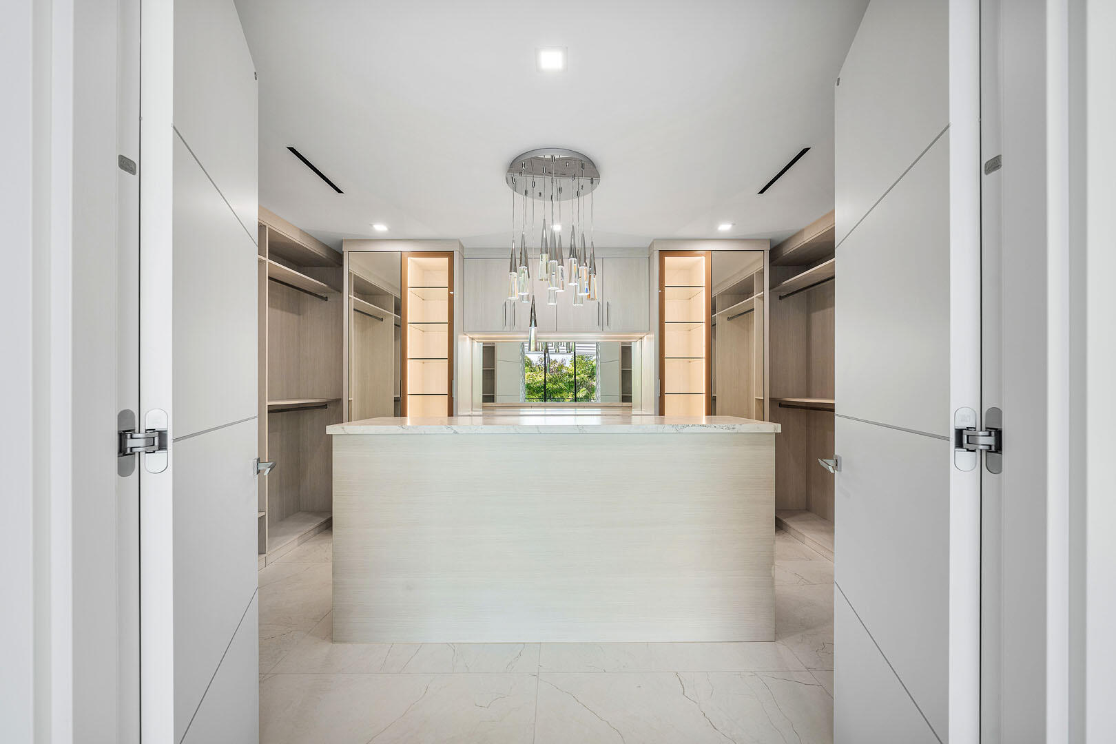 ROYAL PALM YACHT & COUNTRY CLUB - Residential