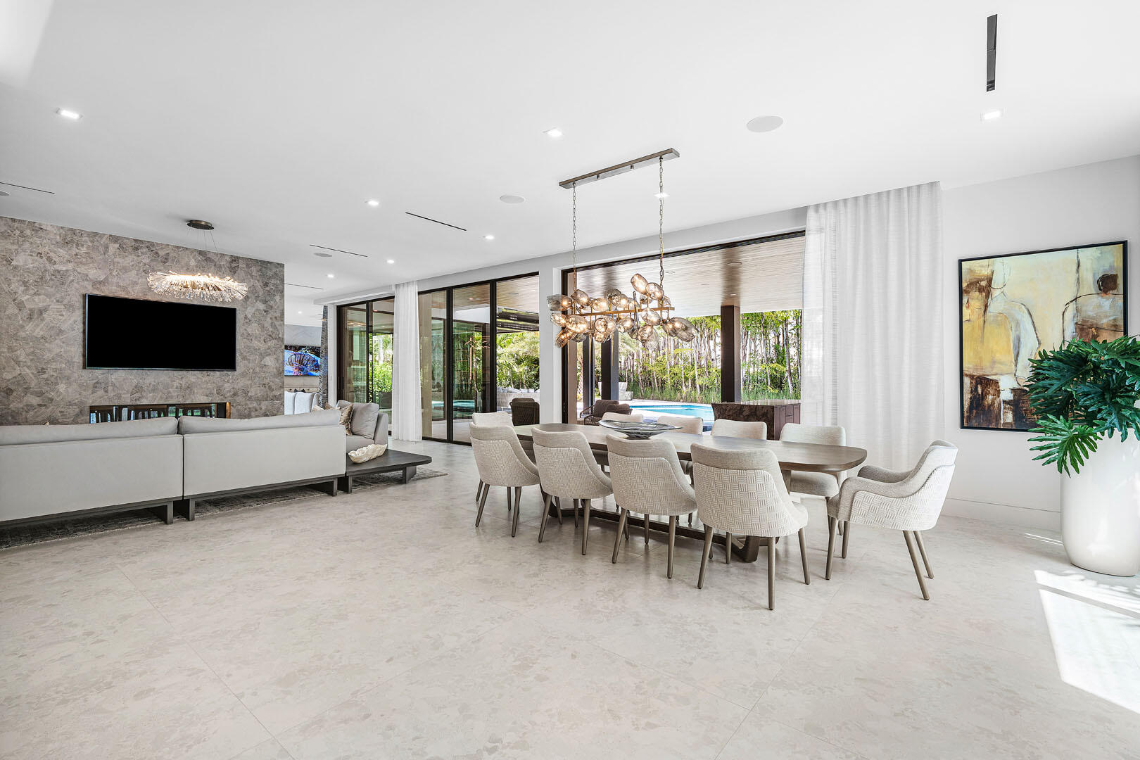 ROYAL PALM YACHT & COUNTRY CLUB - Residential