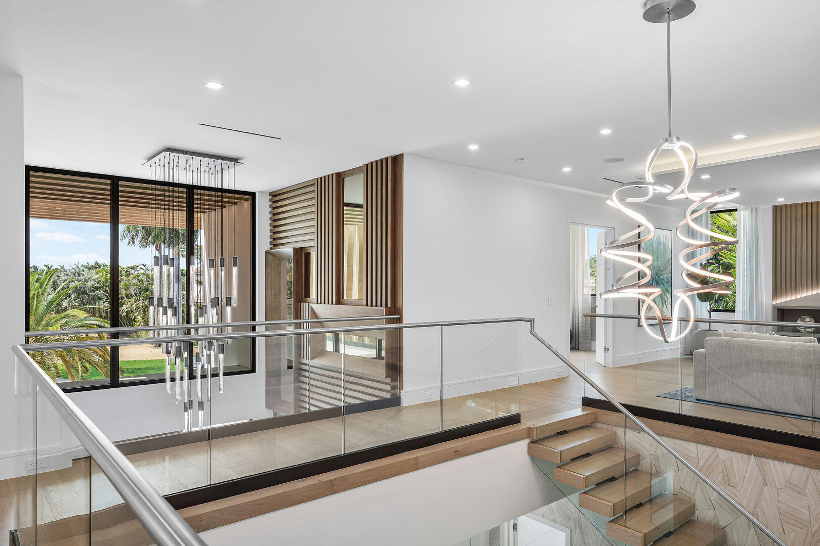 ROYAL PALM YACHT & COUNTRY CLUB - Residential