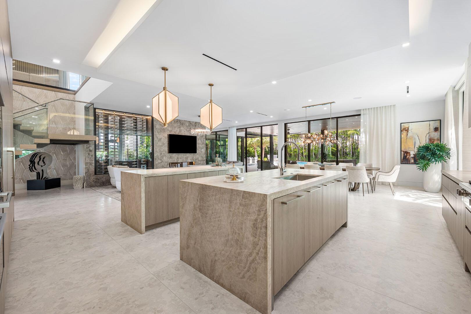 ROYAL PALM YACHT & COUNTR - Residential