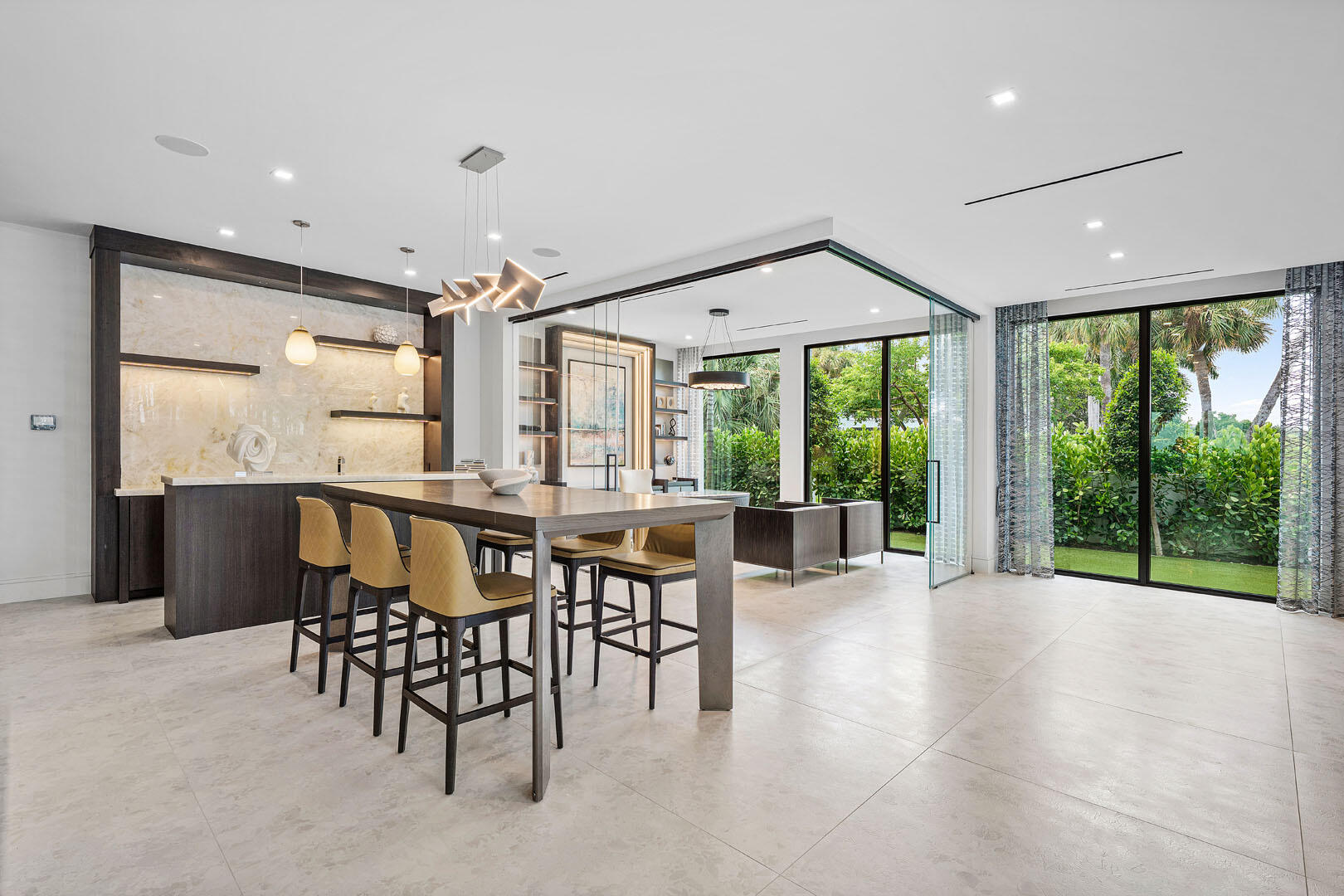 ROYAL PALM YACHT & COUNTRY CLUB - Residential