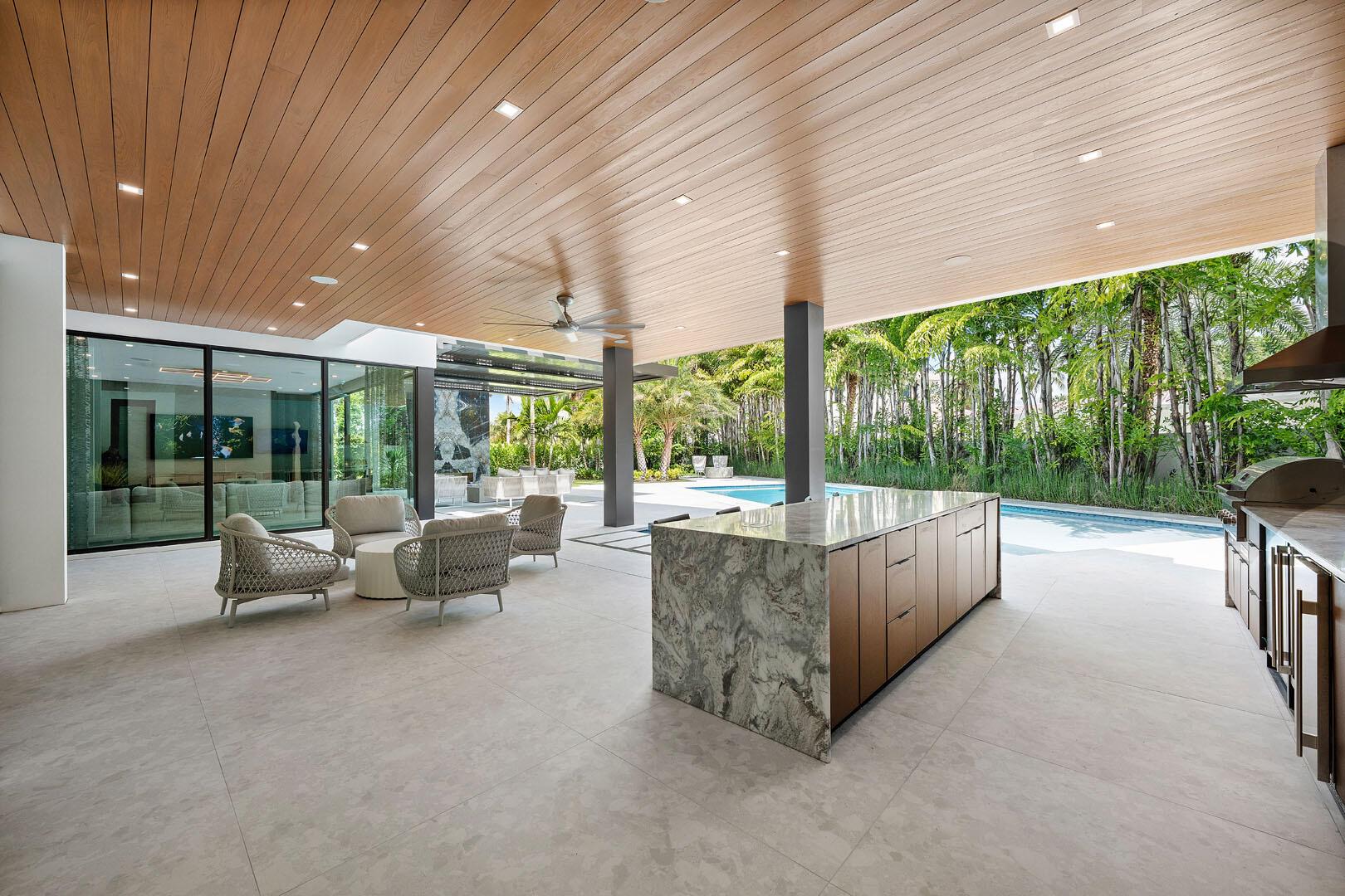 ROYAL PALM YACHT & COUNTR - Residential