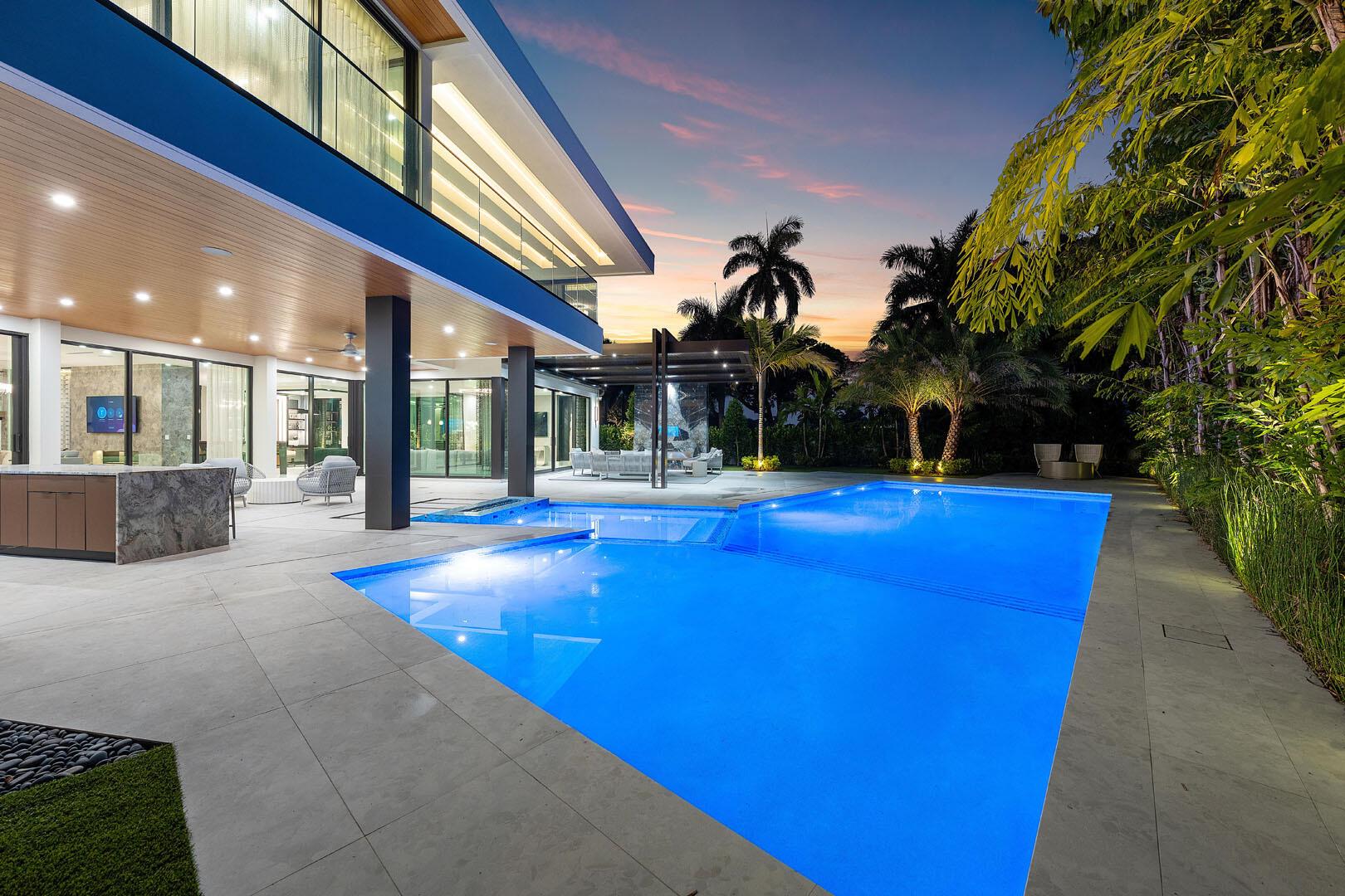 ROYAL PALM YACHT & COUNTR - Residential