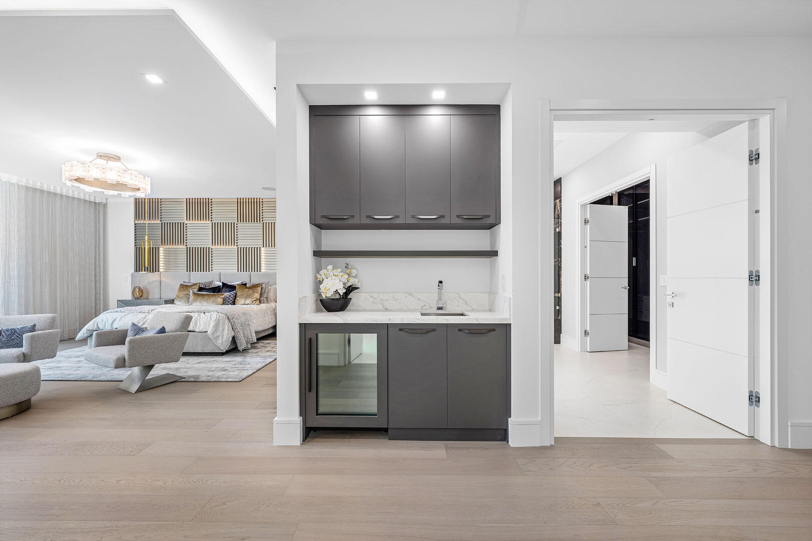 ROYAL PALM YACHT & COUNTRY CLUB - Residential