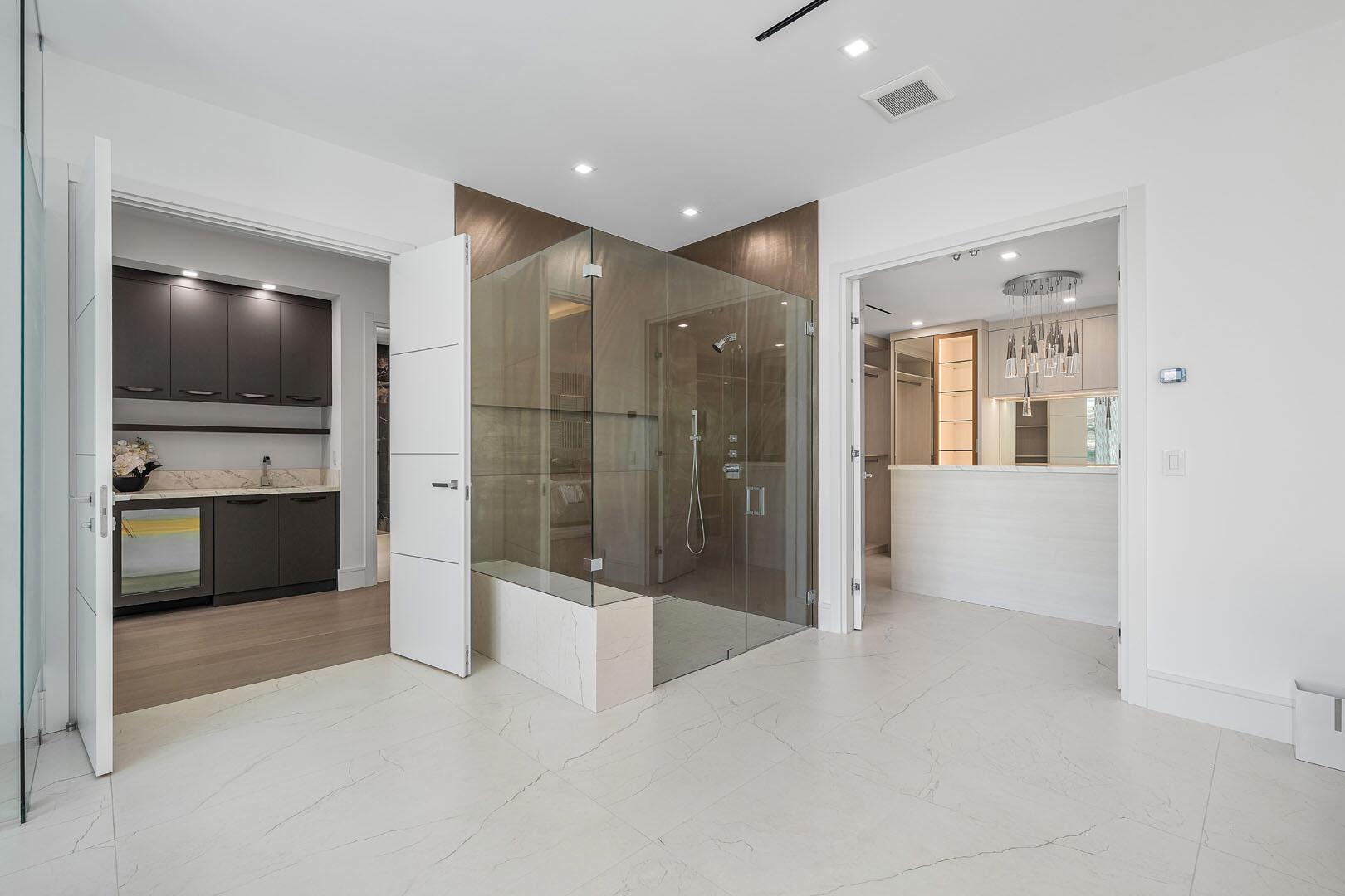 ROYAL PALM YACHT & COUNTR - Residential