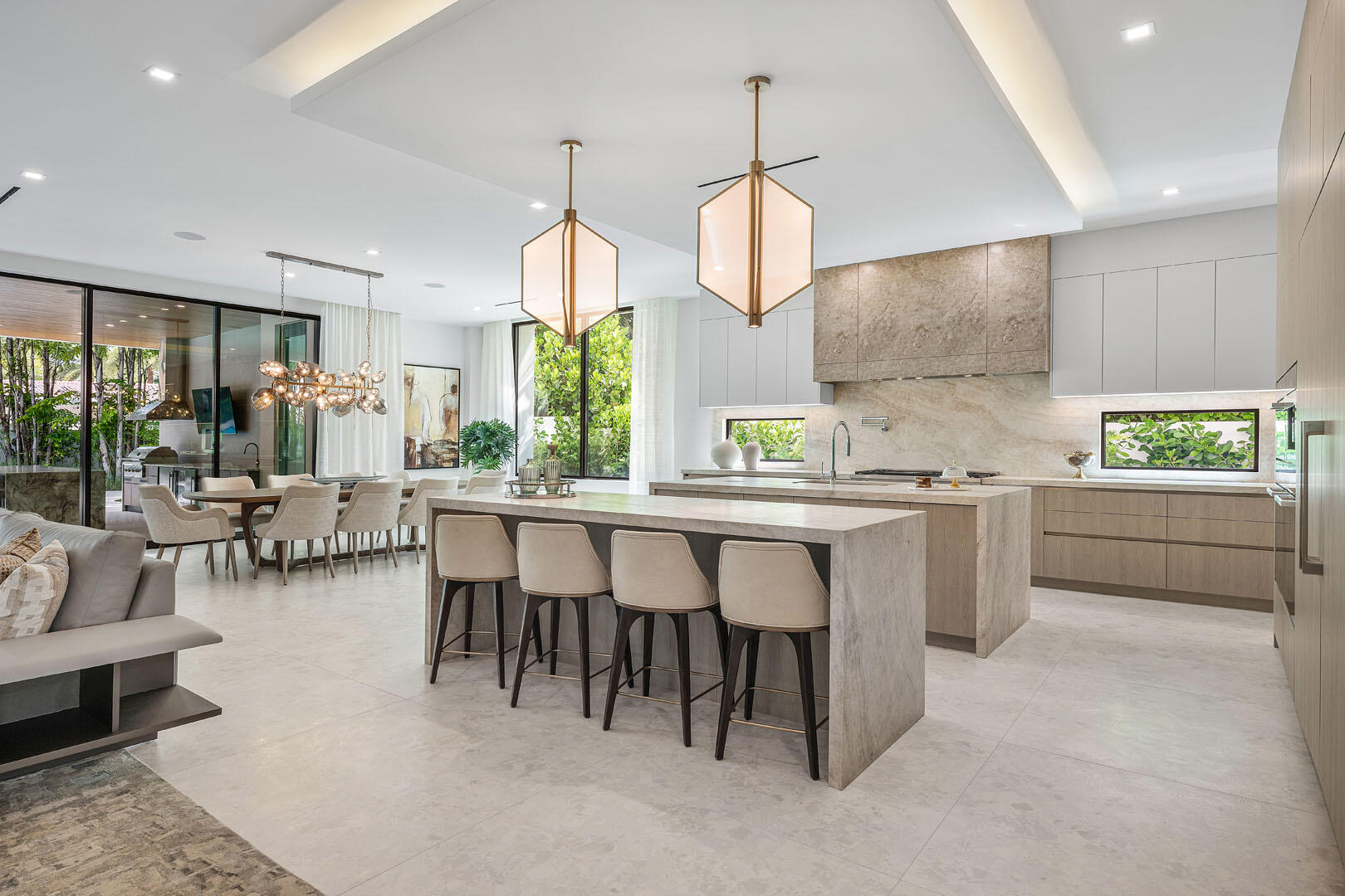 ROYAL PALM YACHT & COUNTRY CLUB - Residential