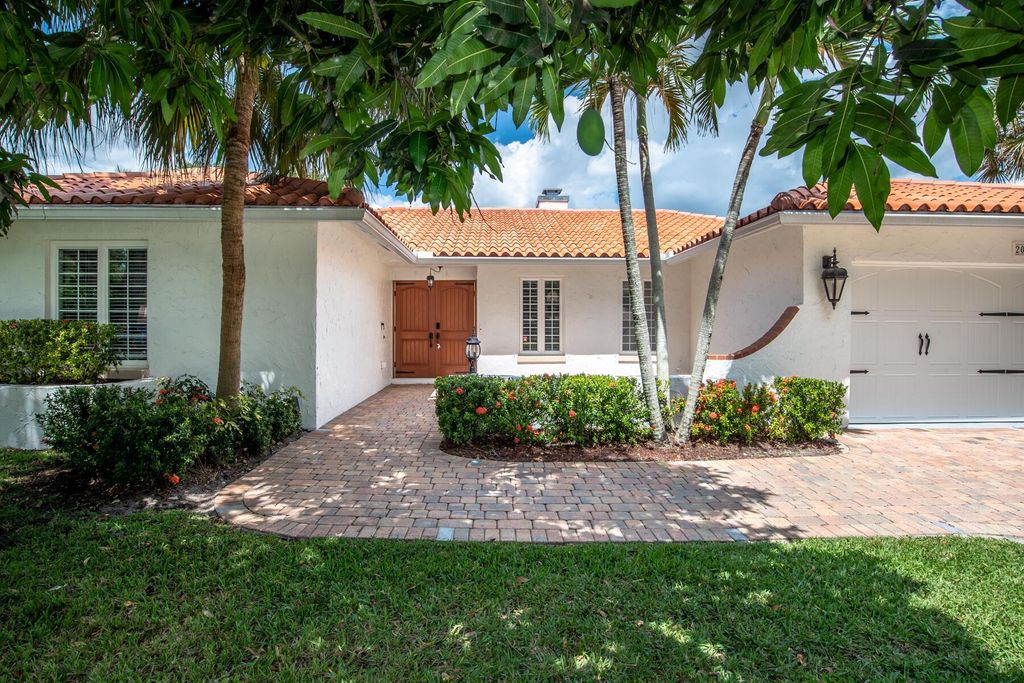 Photo of 20777 Soneto Drive, Boca Raton, FL 33433 (MLS # R11095820)