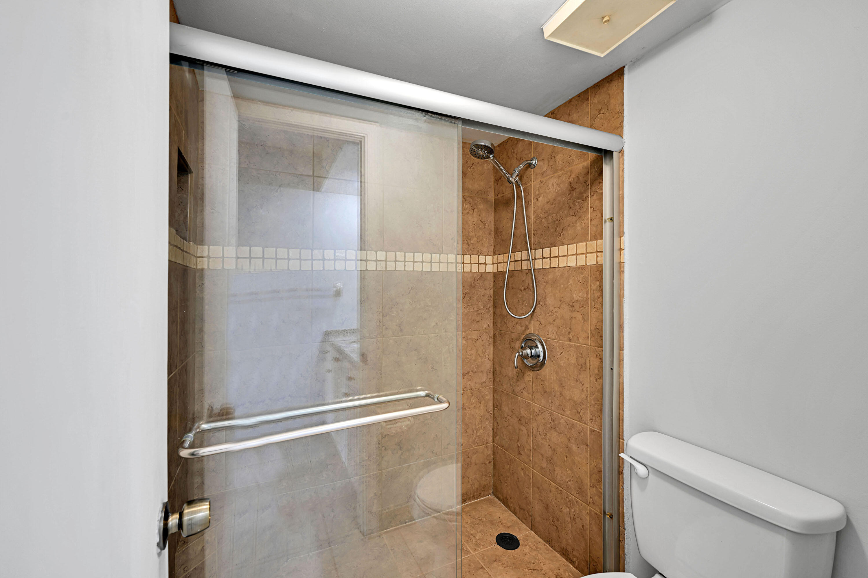 LAKEWOOD VILLAGE - Residential Lease