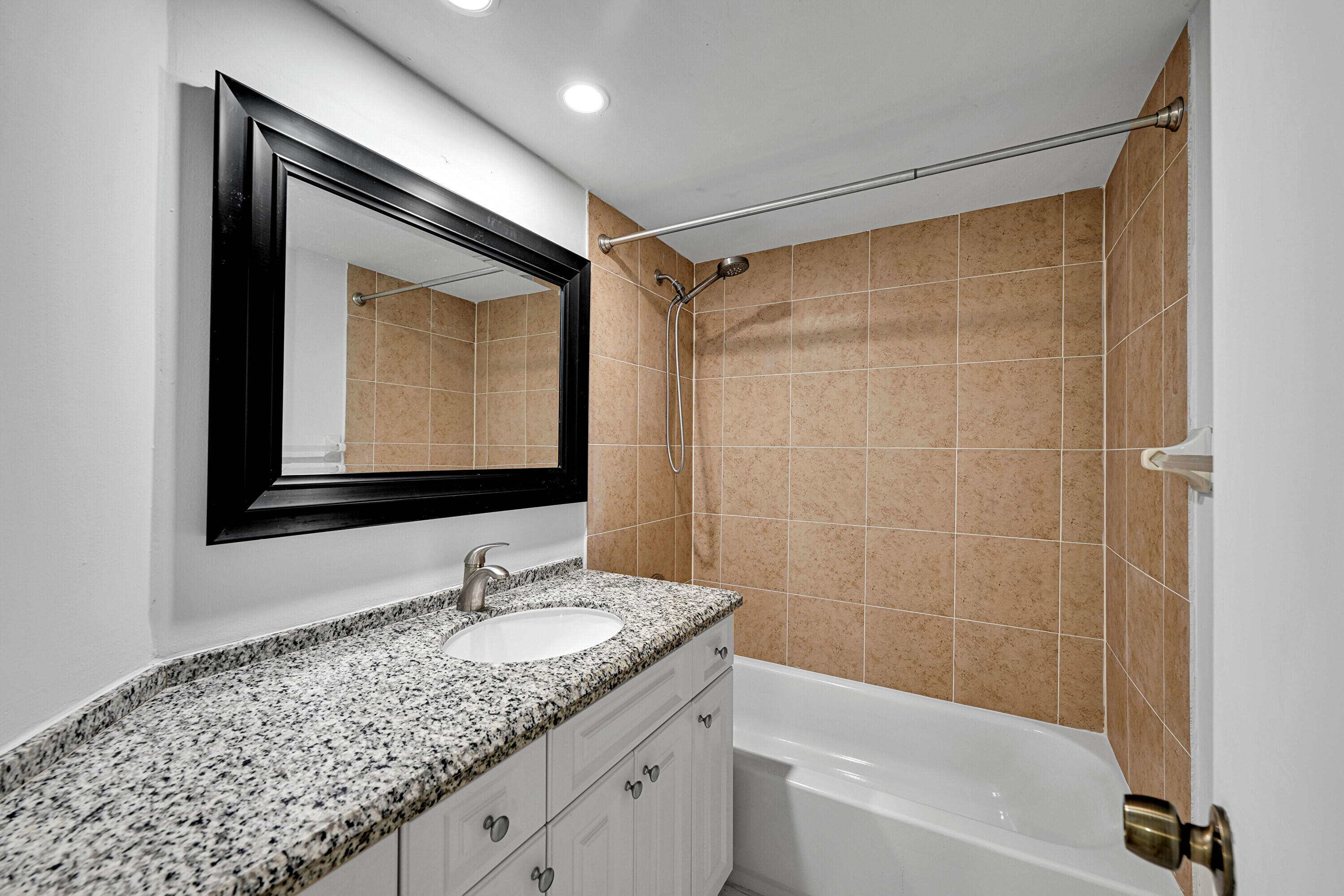 LAKEWOOD VILLAGE - Residential Lease