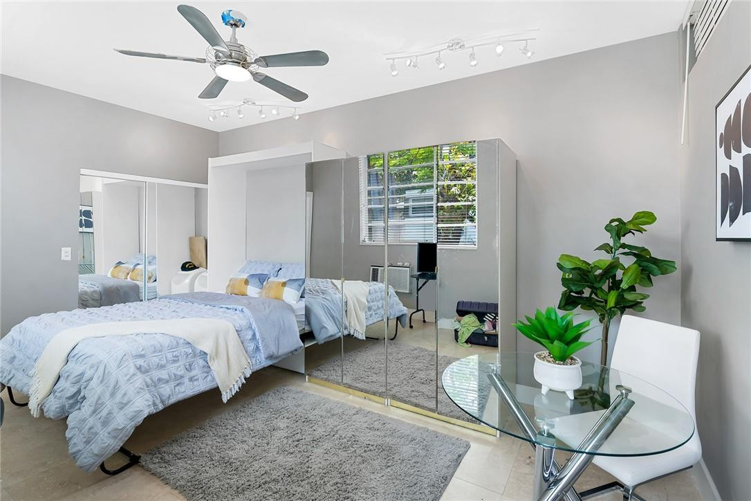 Hollywood Lakes Sec 1-32 - Residential