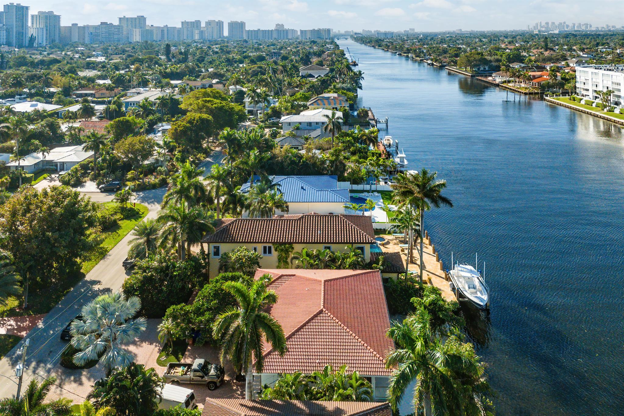 SILVER SHORES - Land