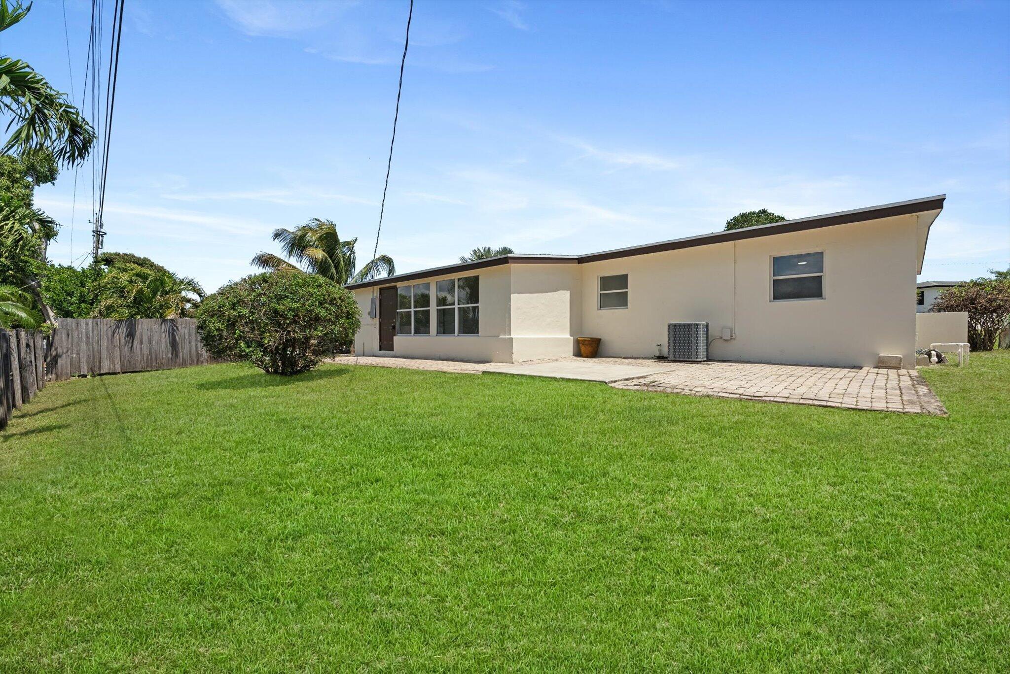 LAKE OSBORNE HILLS - Residential