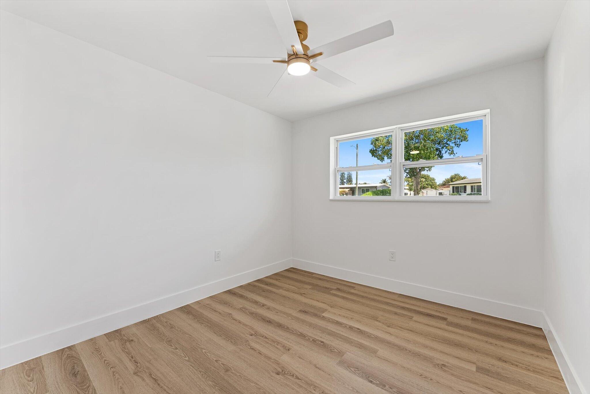 LAKE OSBORNE HILLS - Residential