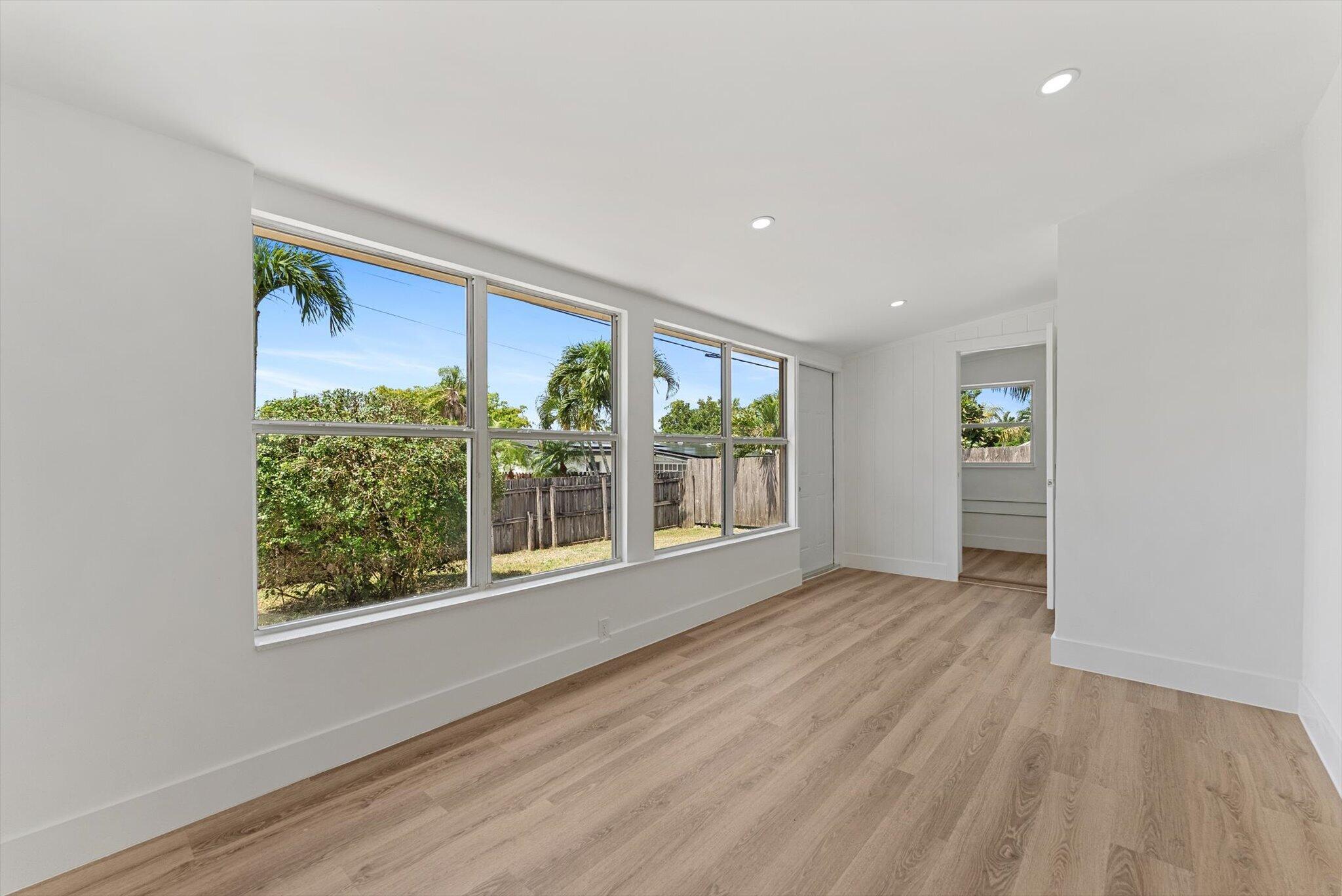 LAKE OSBORNE HILLS - Residential