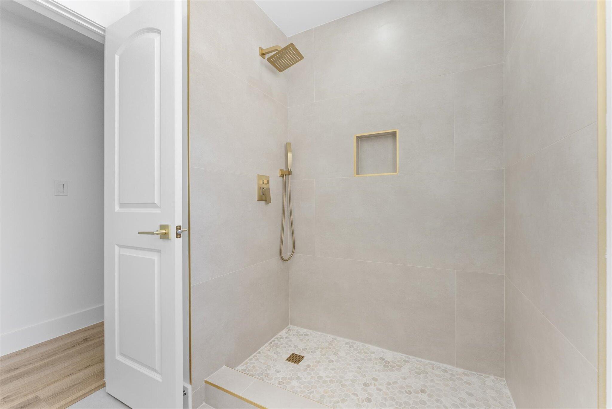 LAKE OSBORNE HILLS - Residential