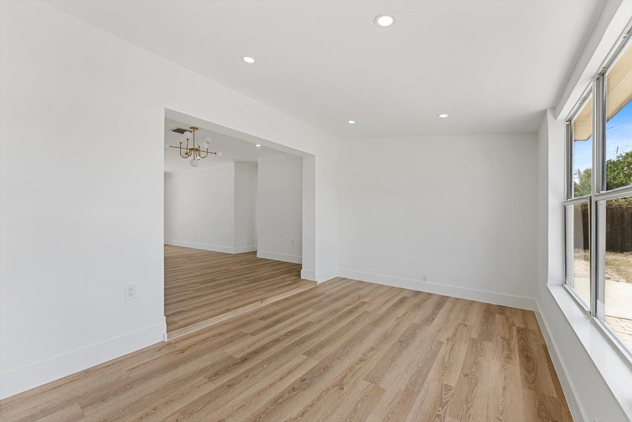 LAKE OSBORNE HILLS - Residential