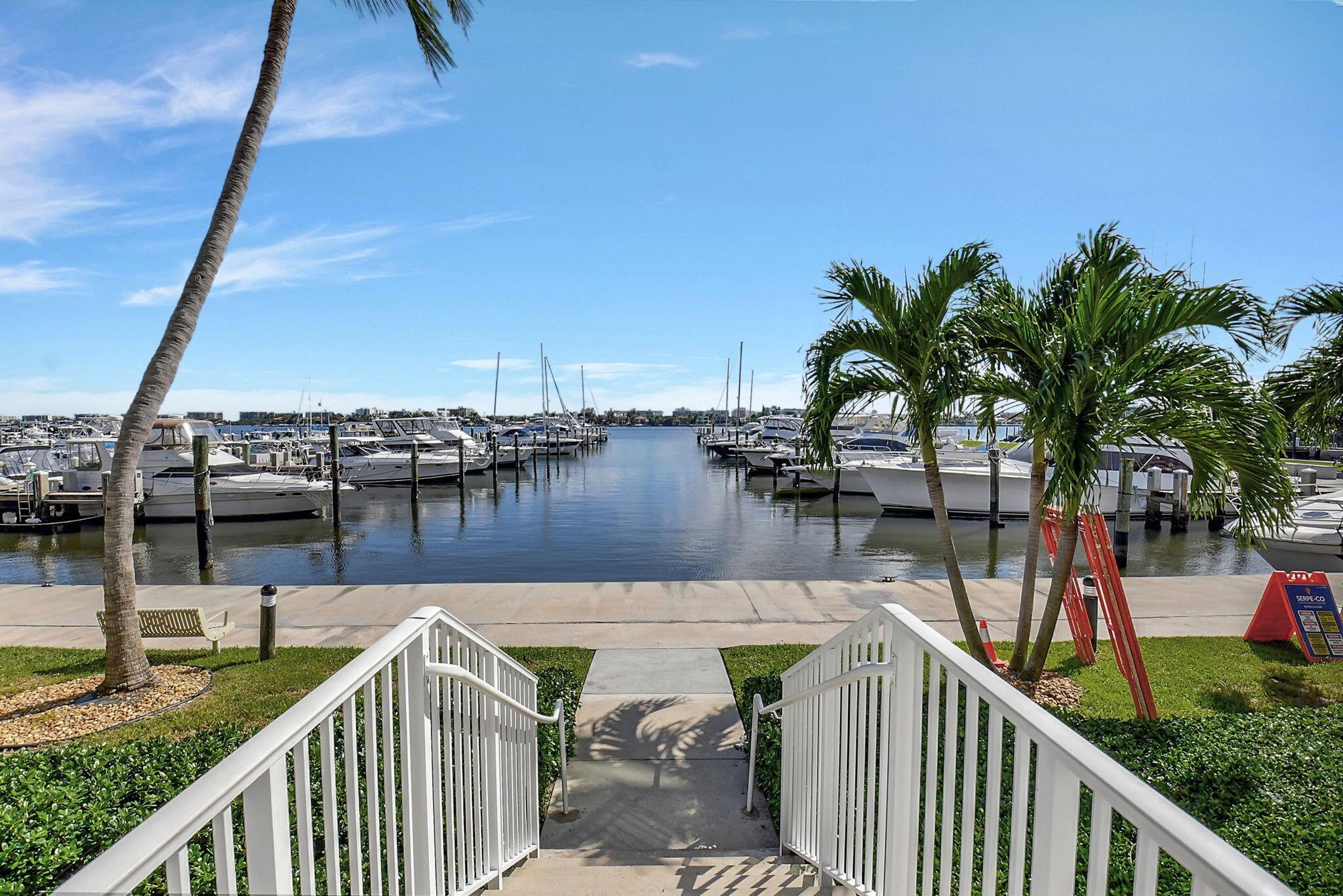 MOORINGS AT LANTANA, The - Residential