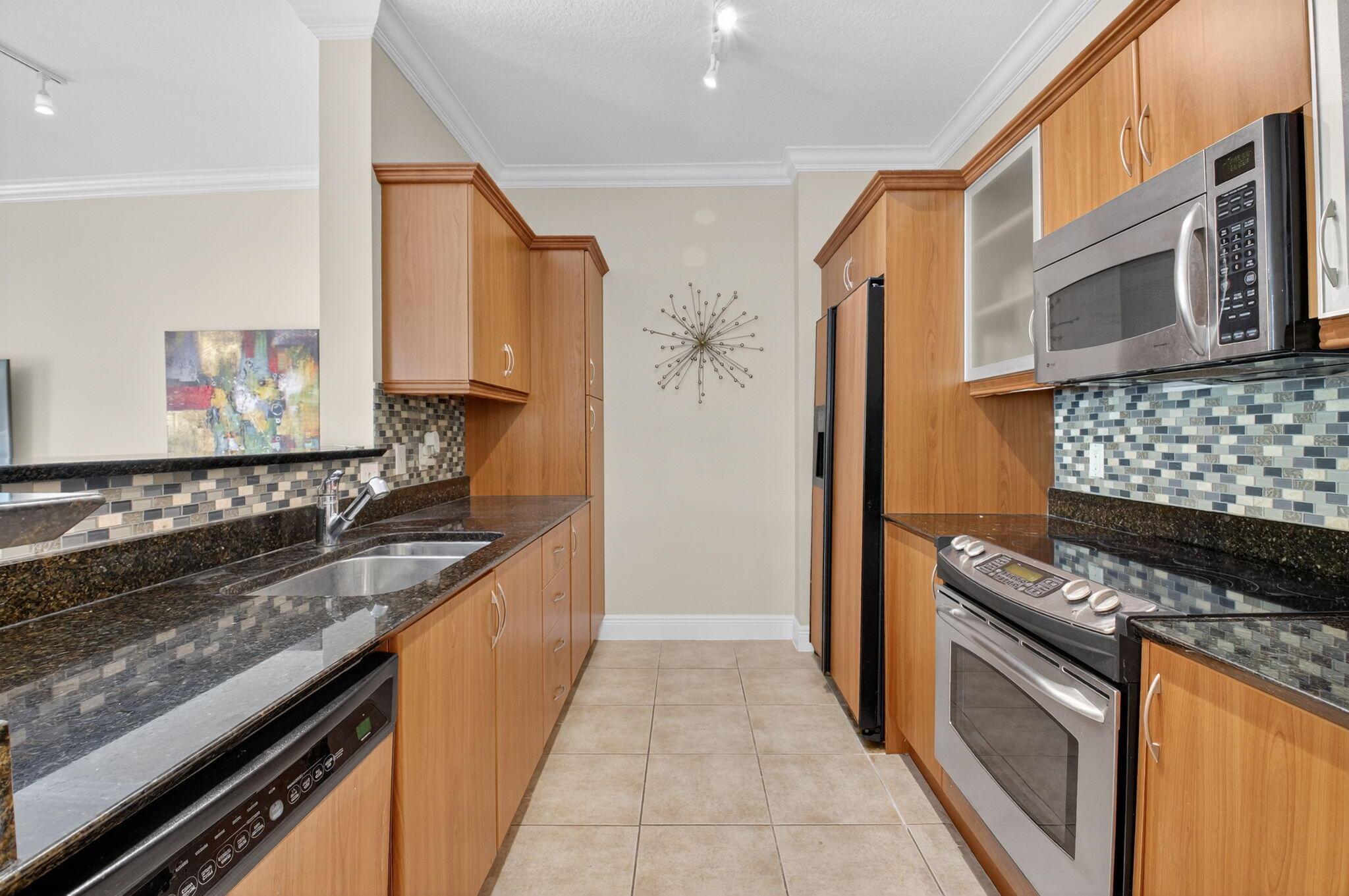 MOORINGS AT LANTANA, The - Residential