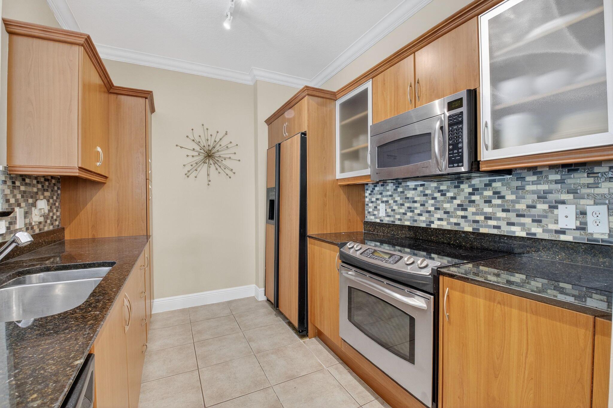 MOORINGS AT LANTANA, The - Residential