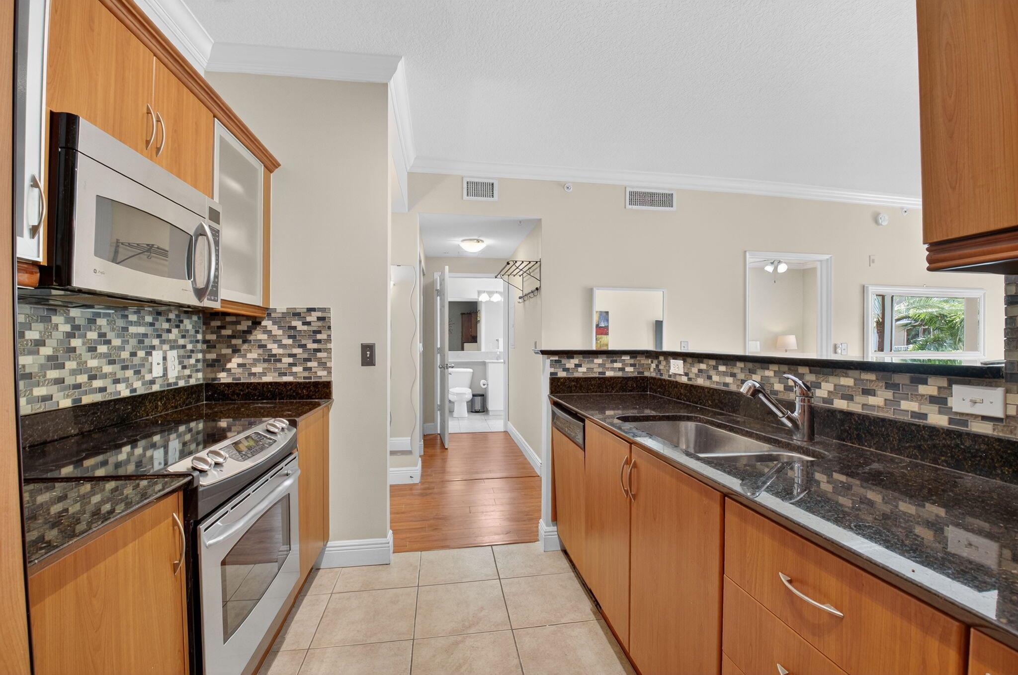 MOORINGS AT LANTANA, The - Residential